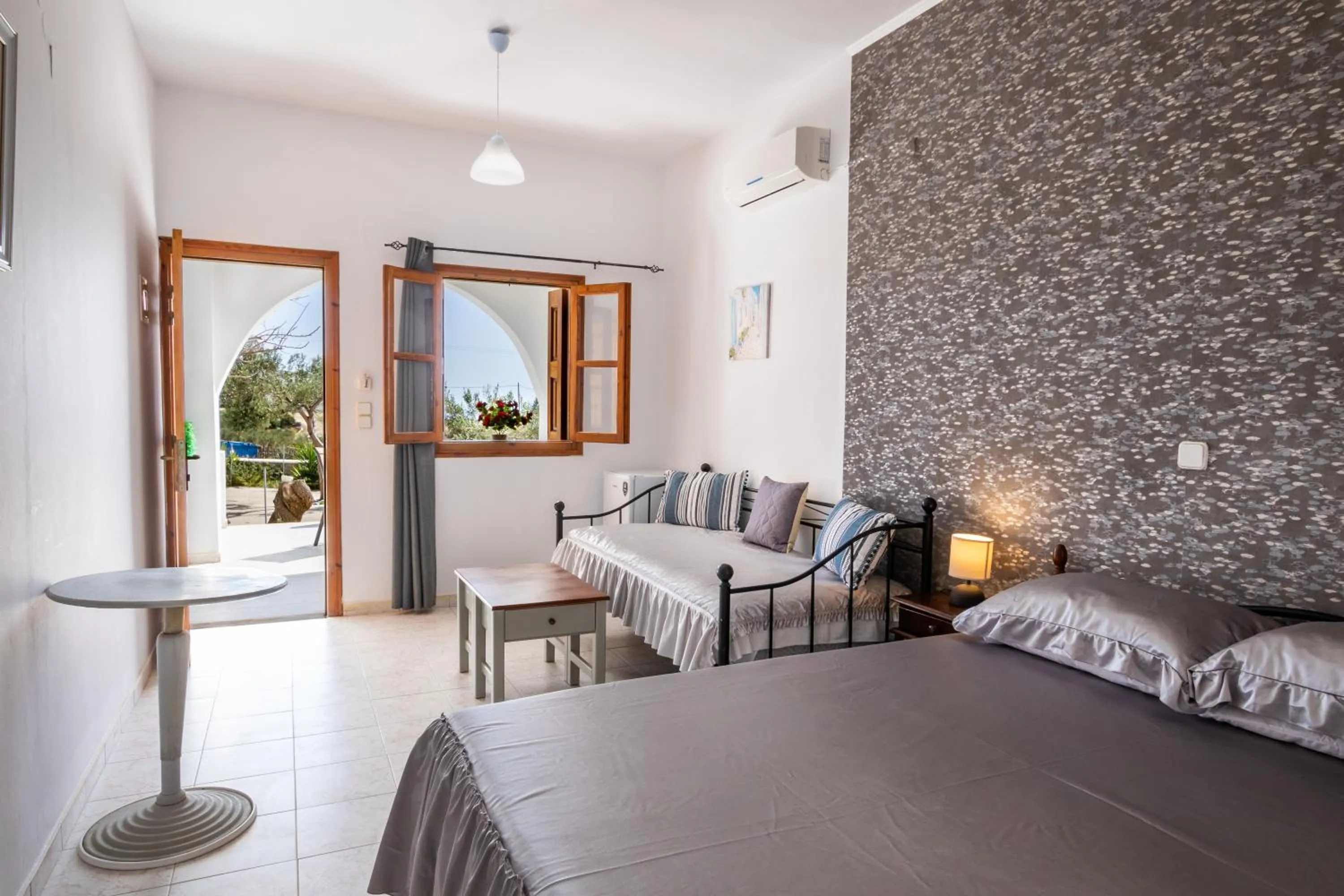 Perama Hotel, Karpathos
