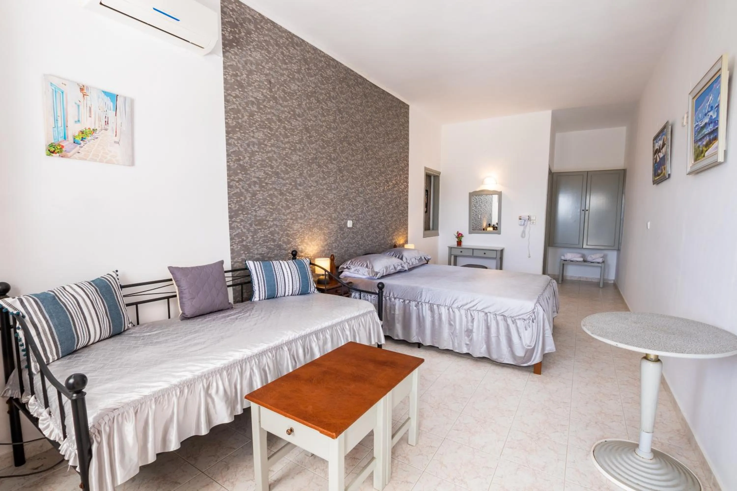 Perama Hotel, Karpathos