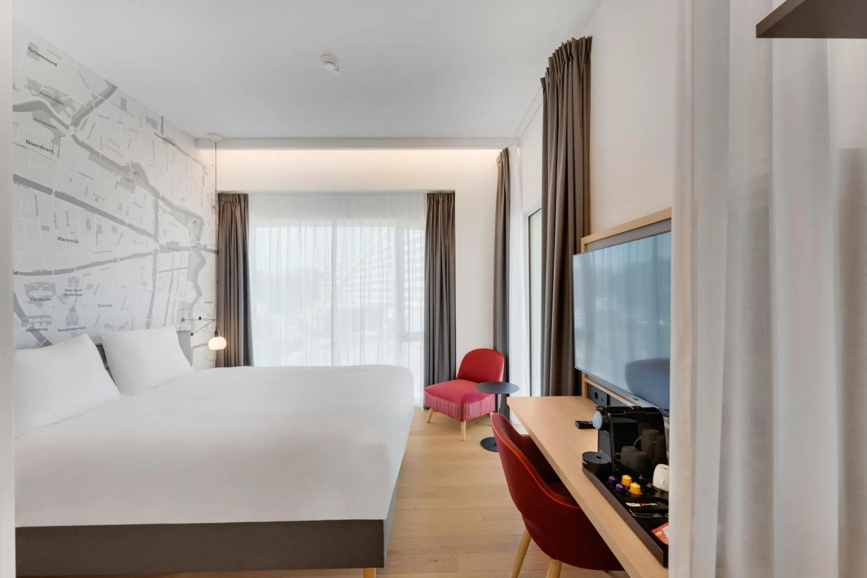 Bedroom, Bed in IntercityHotel Leiden Bedroom, Bed in IntercityHotel Leiden