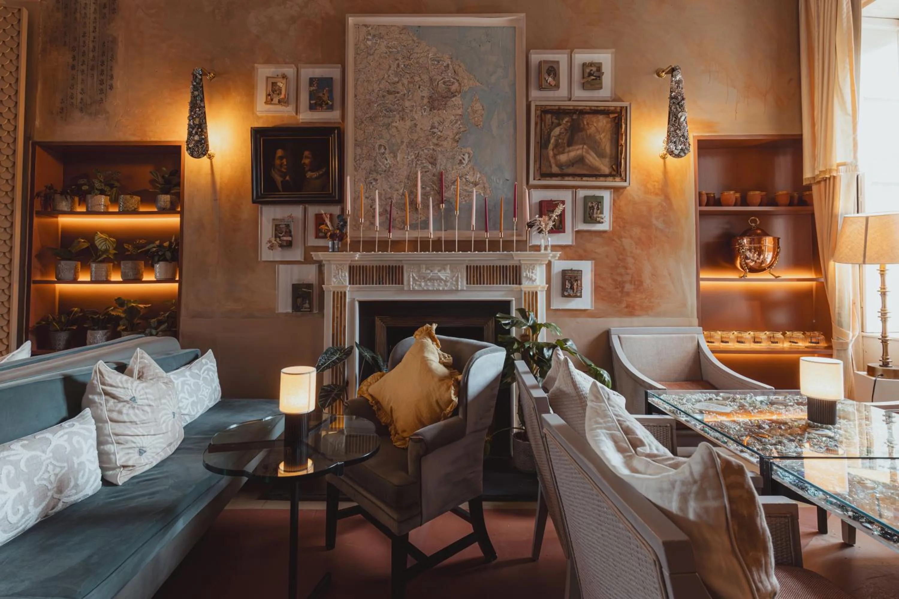 Lounge or bar in No 15 by GuestHouse, Bath