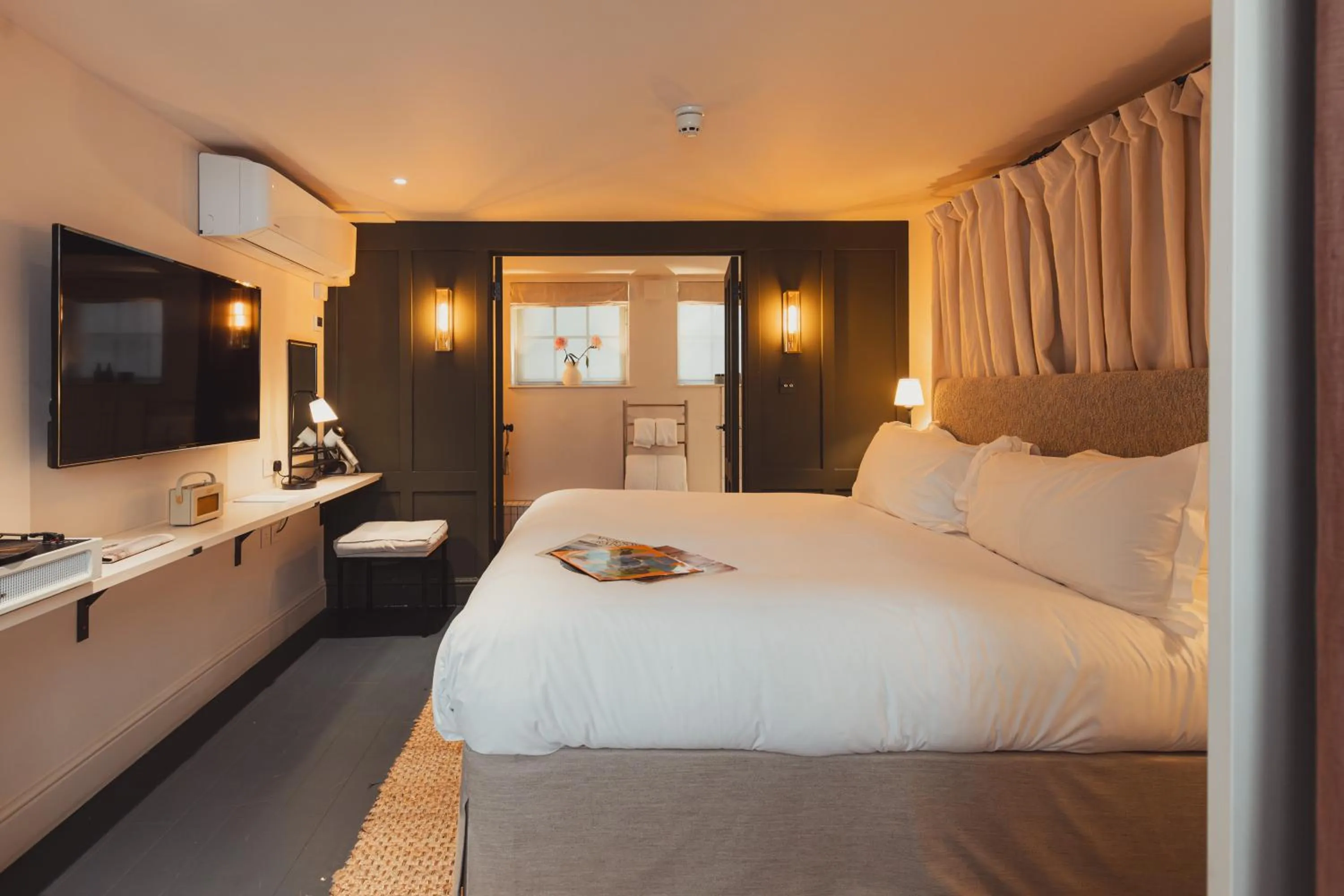 Bed in No 15 by GuestHouse, Bath