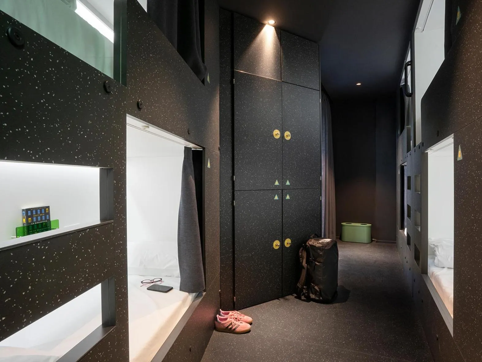 Decorative detail in AMISTAT City Hostel Barcelona