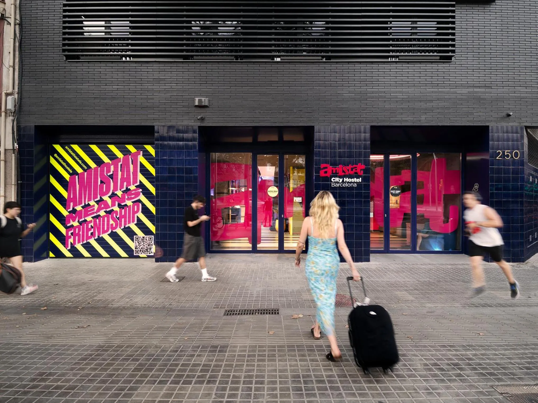 People in AMISTAT City Hostel Barcelona