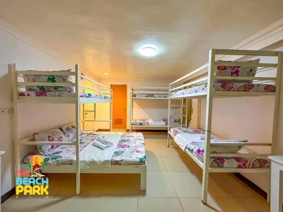 Bed in The Beach Park Hadsan Bed in The Beach Park Hadsan