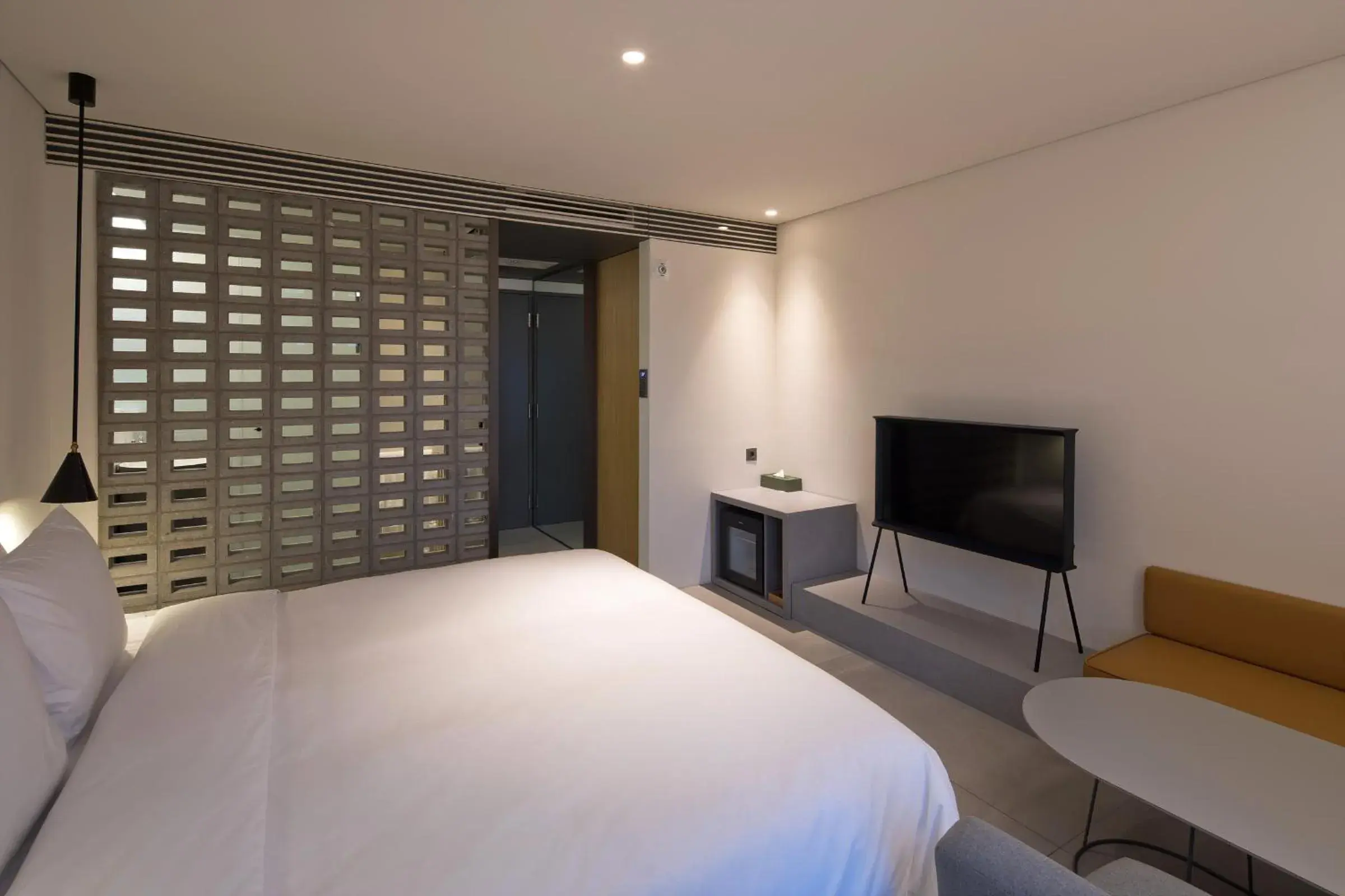 Bed in Cont Hotel Bed in Cont Hotel