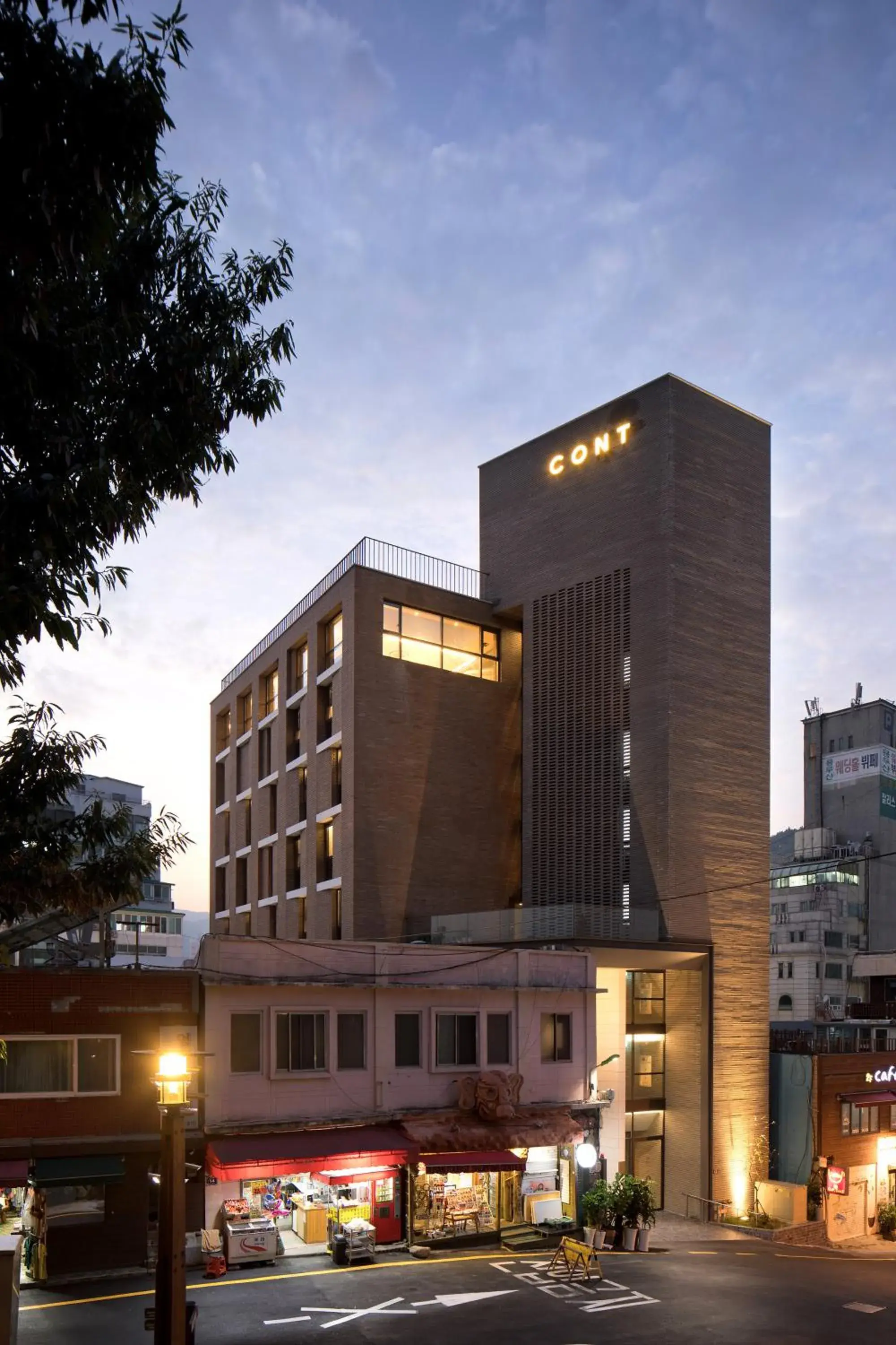 Property building in Cont Hotel Property building in Cont Hotel