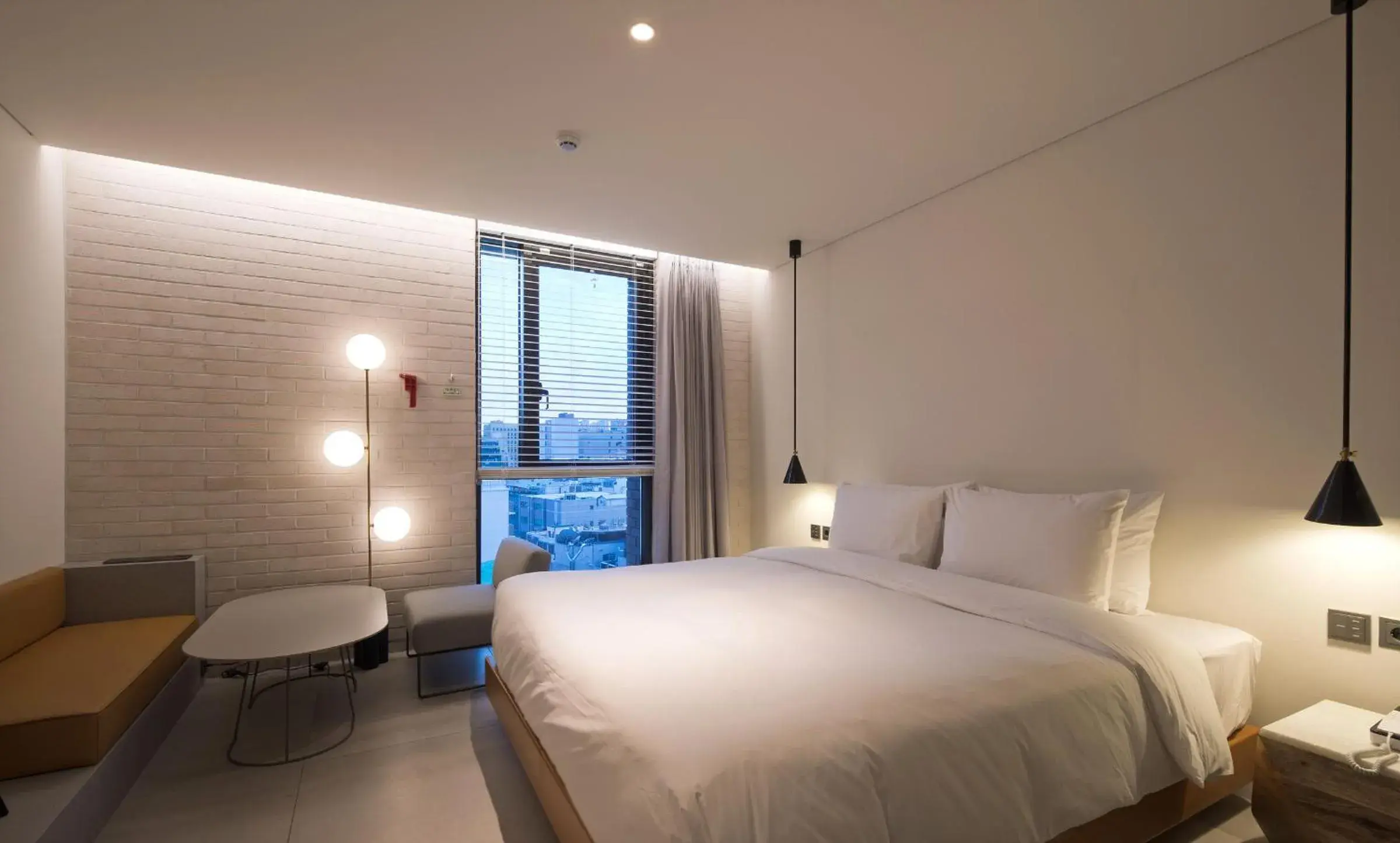 Bed in Cont Hotel Bed in Cont Hotel