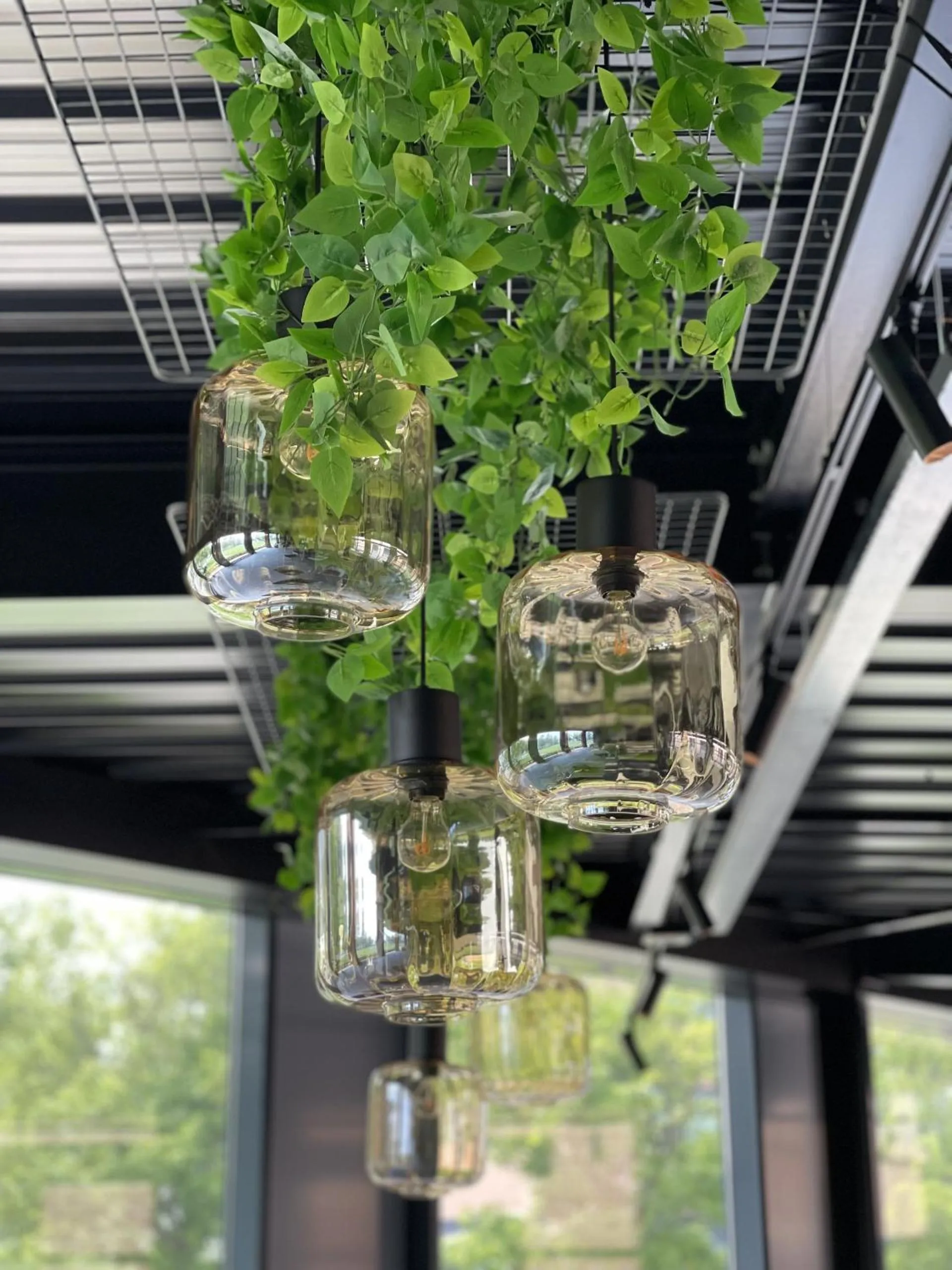 Restaurant/places to eat in OZO Hotels Antares Airport