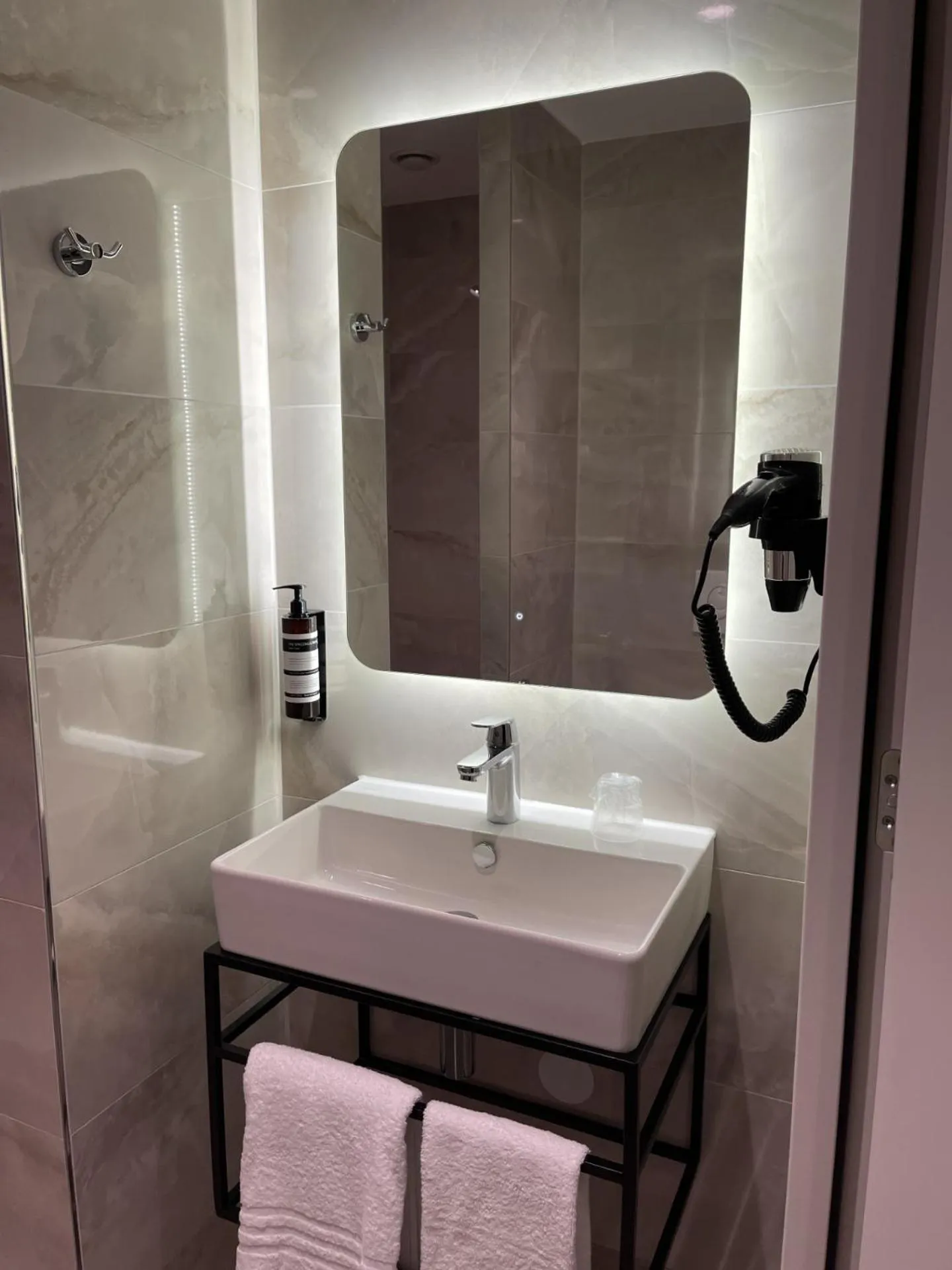 Toilet in OZO Hotels Antares Airport