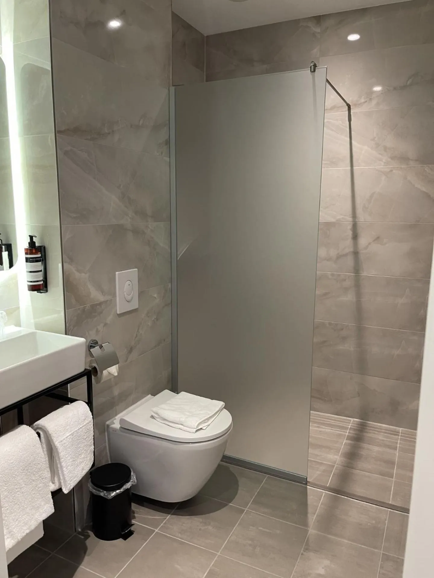 Bathroom in OZO Hotels Antares Airport