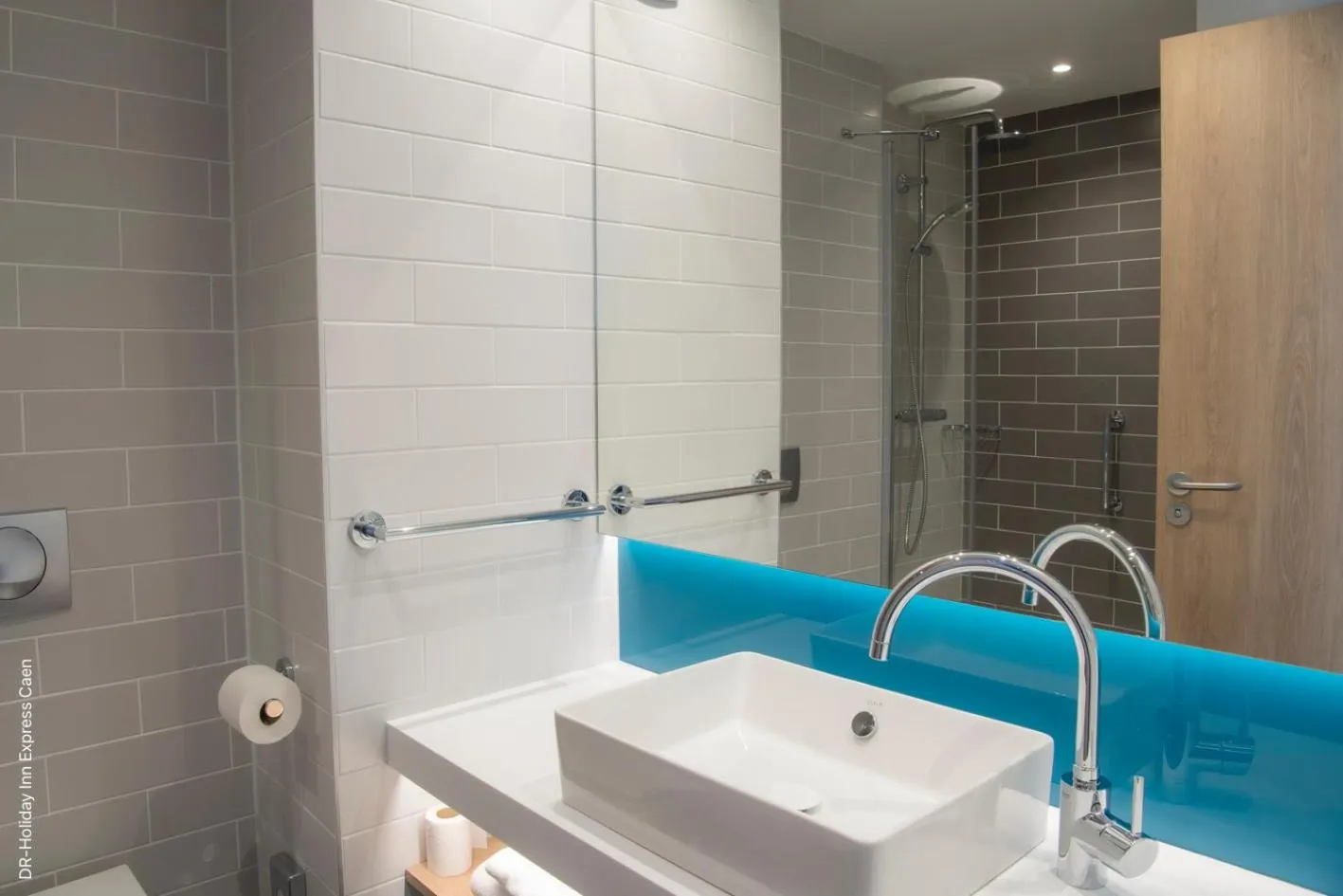 Bathroom in Holiday Inn Express Caen Epron by IHG