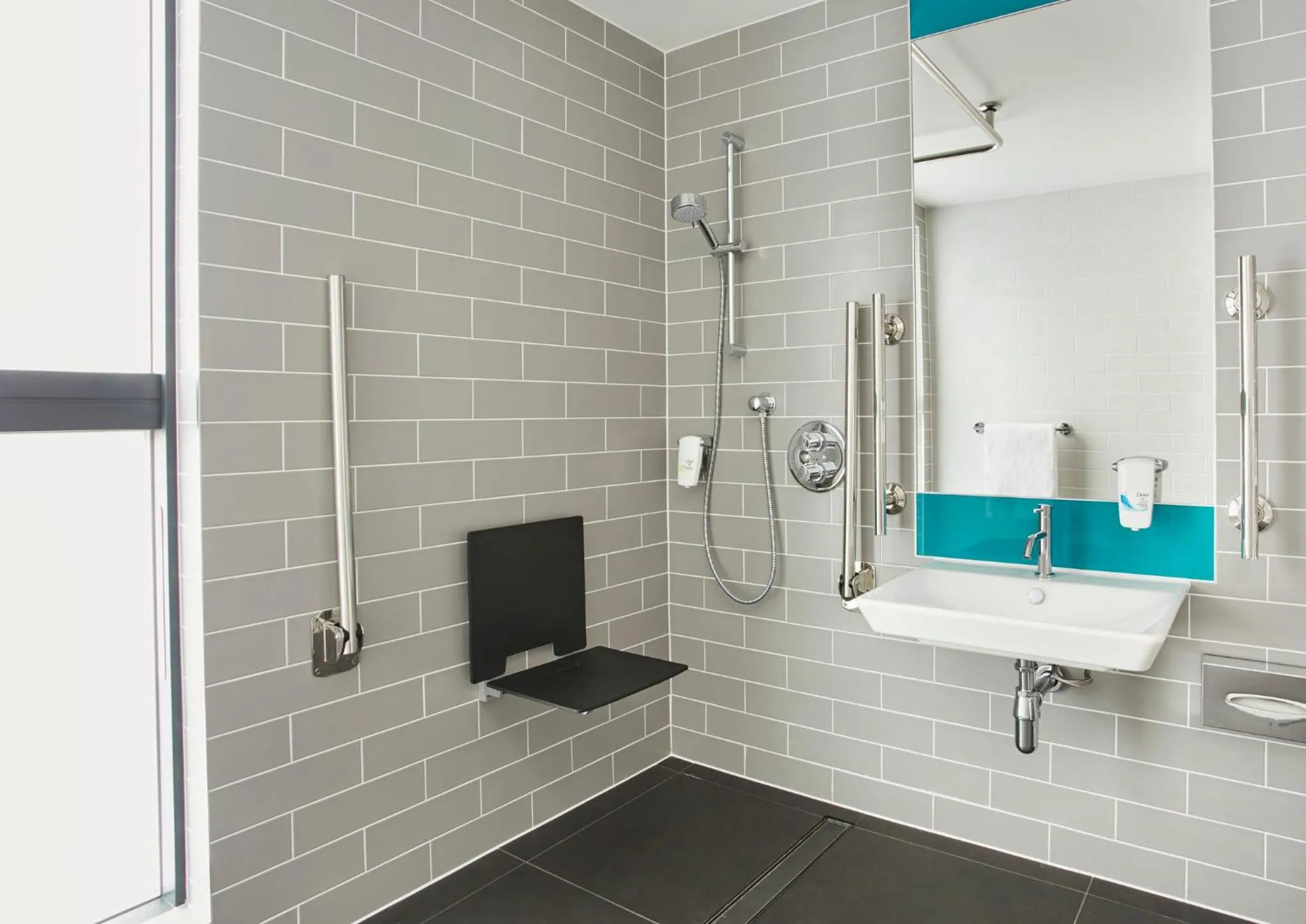 Photo of the whole room in Holiday Inn Express Caen Epron by IHG