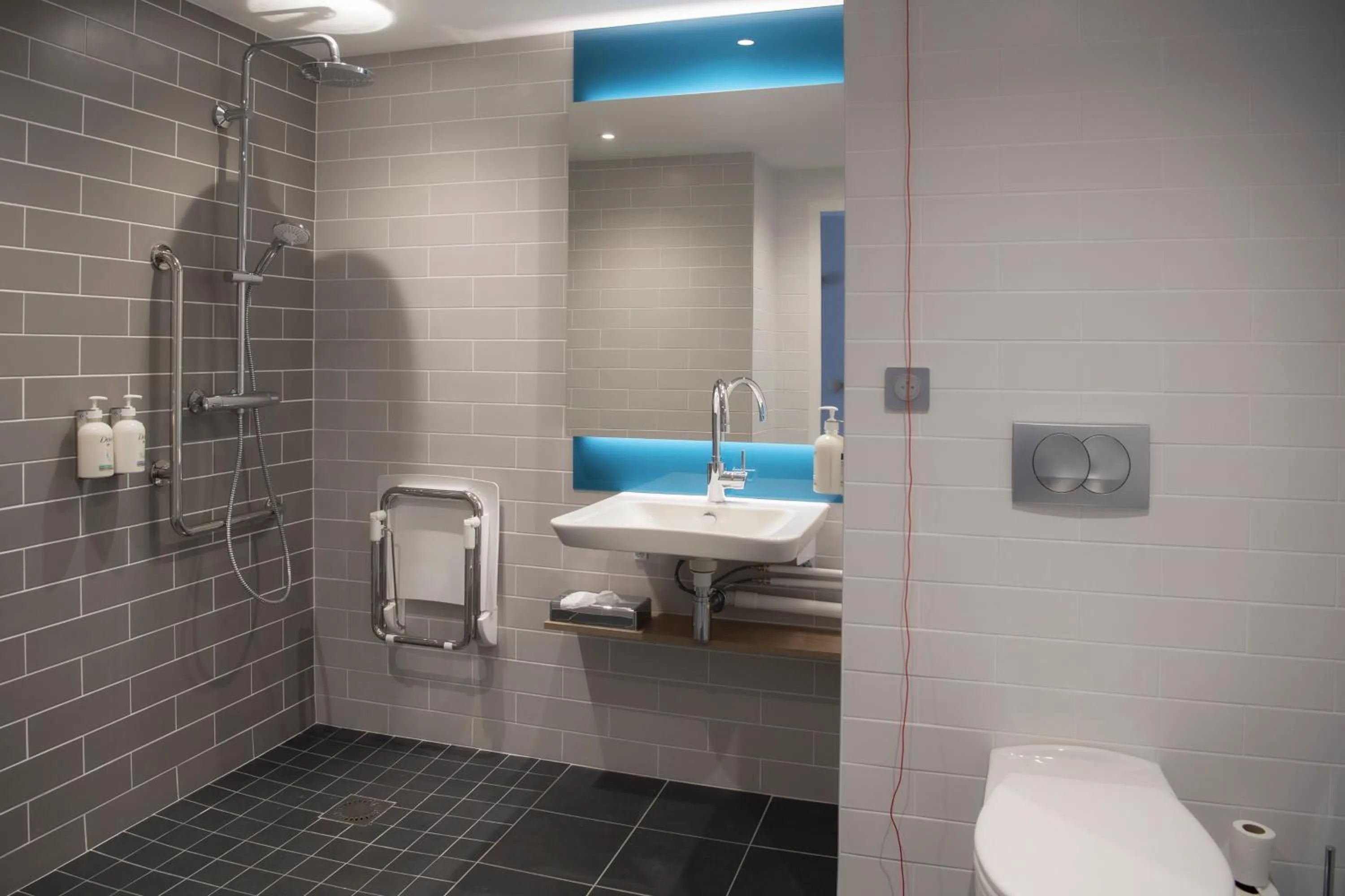 Bathroom in Holiday Inn Express Caen Epron by IHG