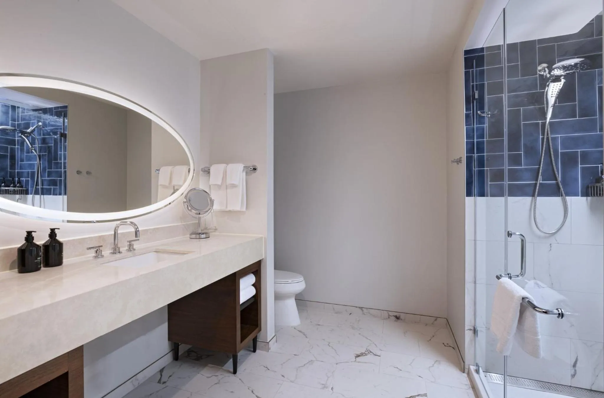 Photo of the whole room in Hotel Indigo Irving - Las Colinas by IHG