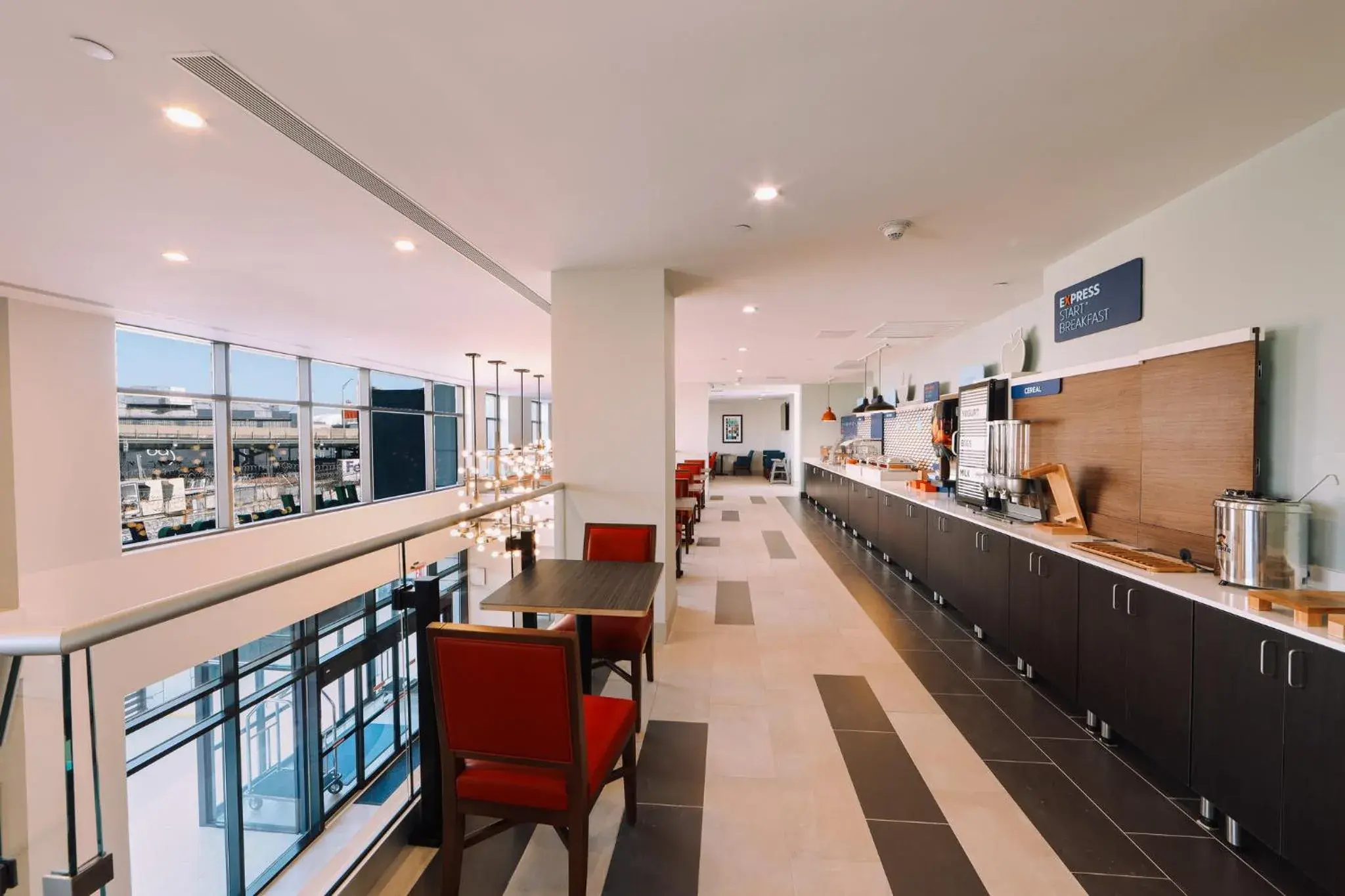 Breakfast in Holiday Inn Express Long Island City E - New York by IHG Breakfast in Holiday Inn Express Long Island City E - New York by IHG