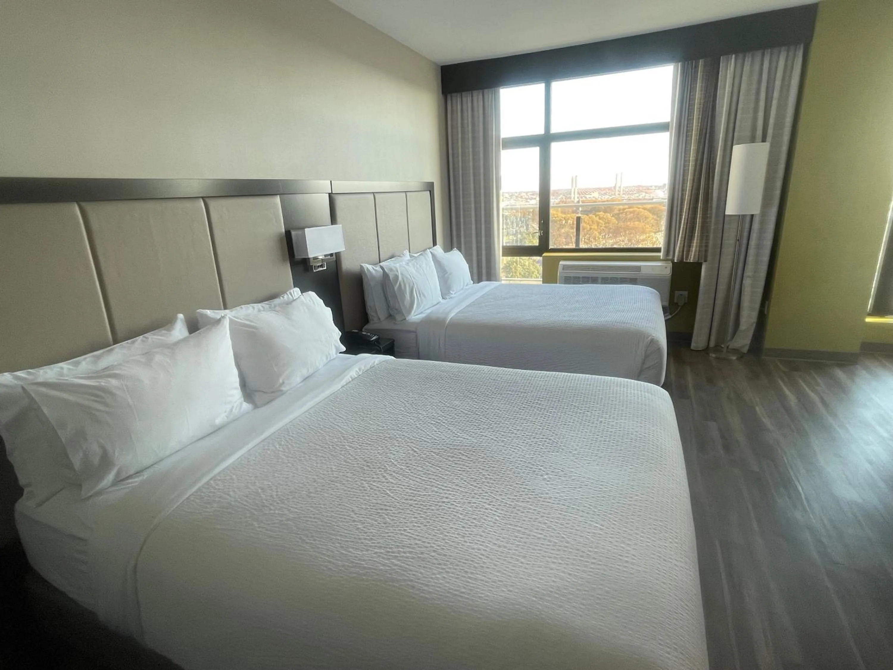 Bedroom, Bed in Holiday Inn Express Long Island City E - New York by IHG