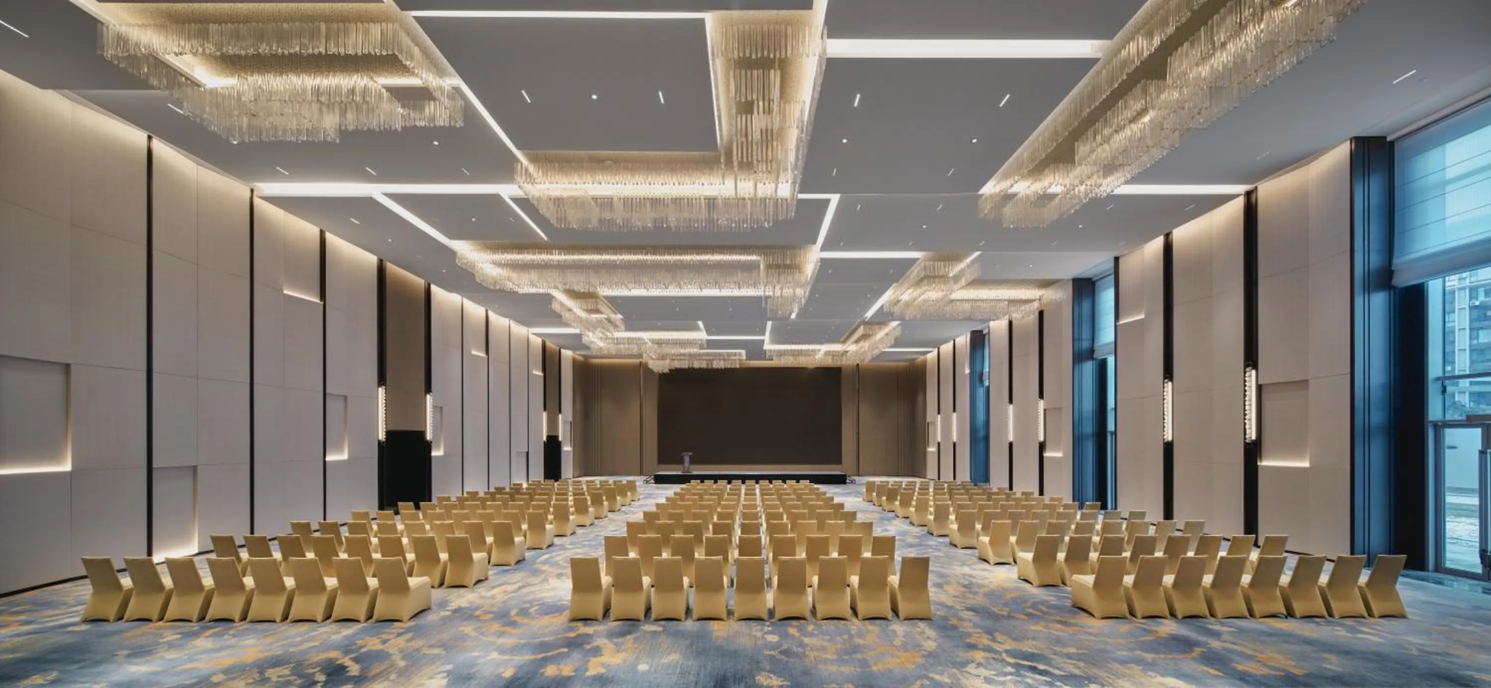 Meeting/conference room in Crowne Plaza Shangluo, an IHG Hotel