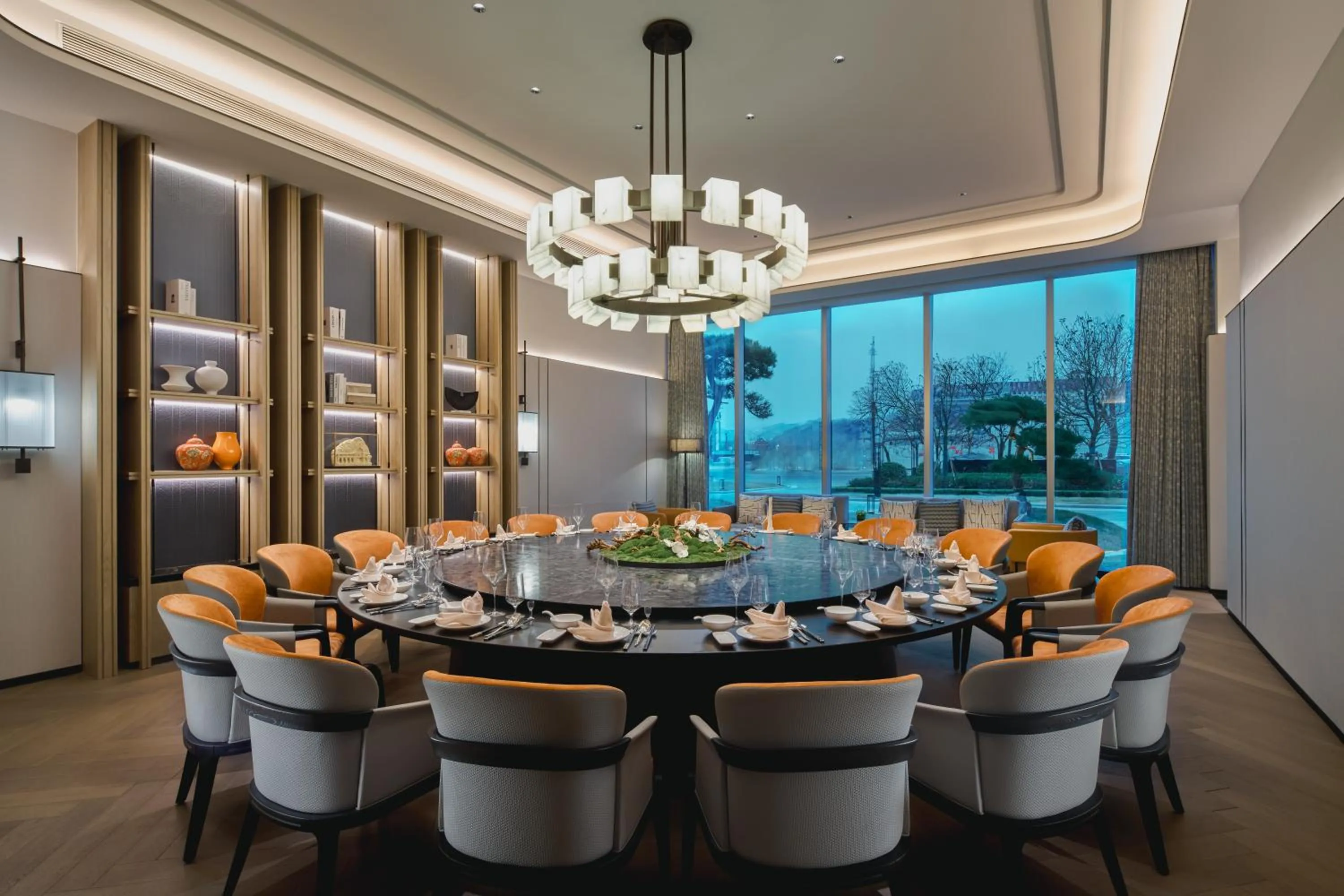 Dining area in Crowne Plaza Shangluo, an IHG Hotel