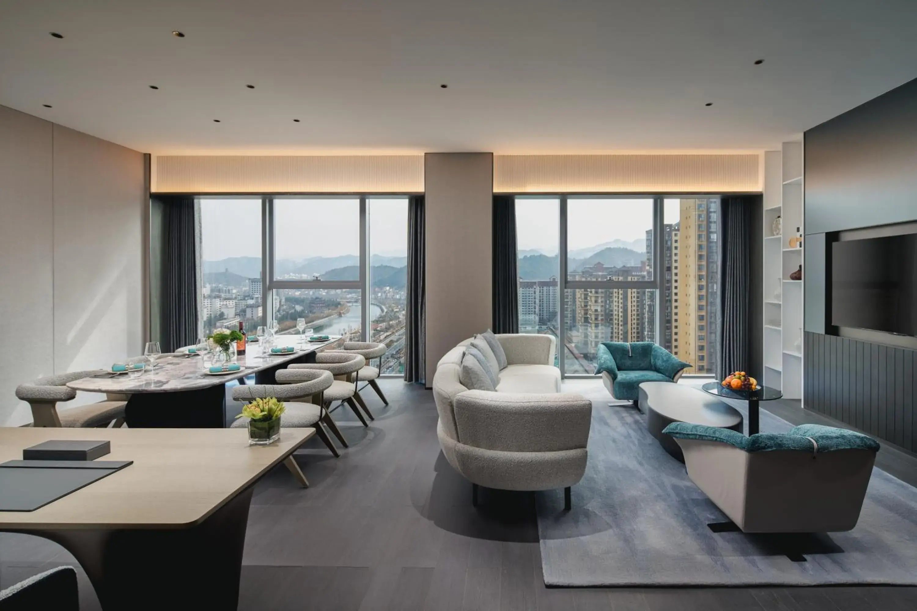 Riverside Suite in Crowne Plaza Shangluo, an IHG Hotel Riverside Suite in Crowne Plaza Shangluo, an IHG Hotel