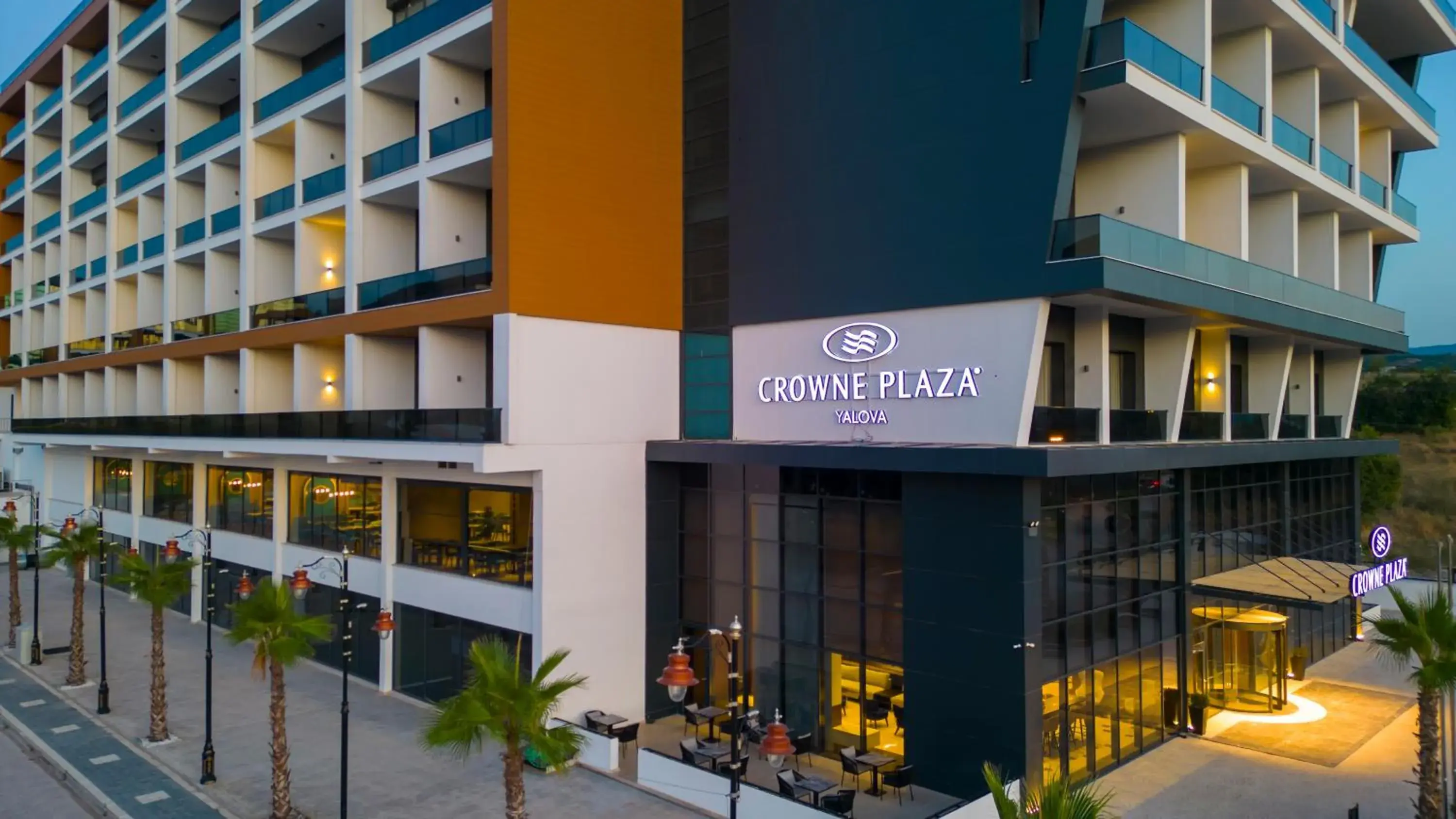 Property building in Crowne Plaza Yalova by IHG Property building in Crowne Plaza Yalova by IHG