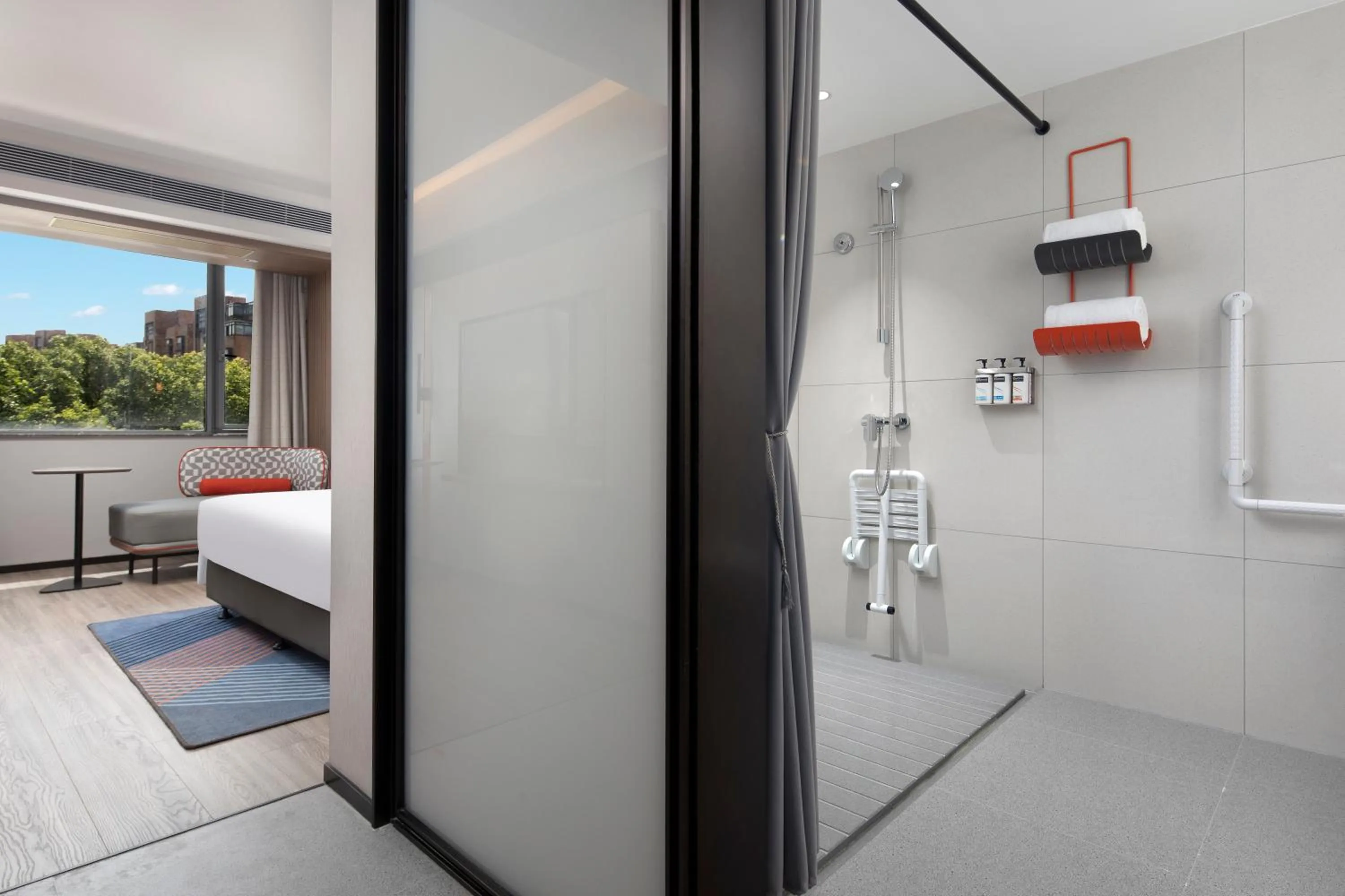 Toilet, Bed in Holiday Inn Express Shanghai Gumei by IHG