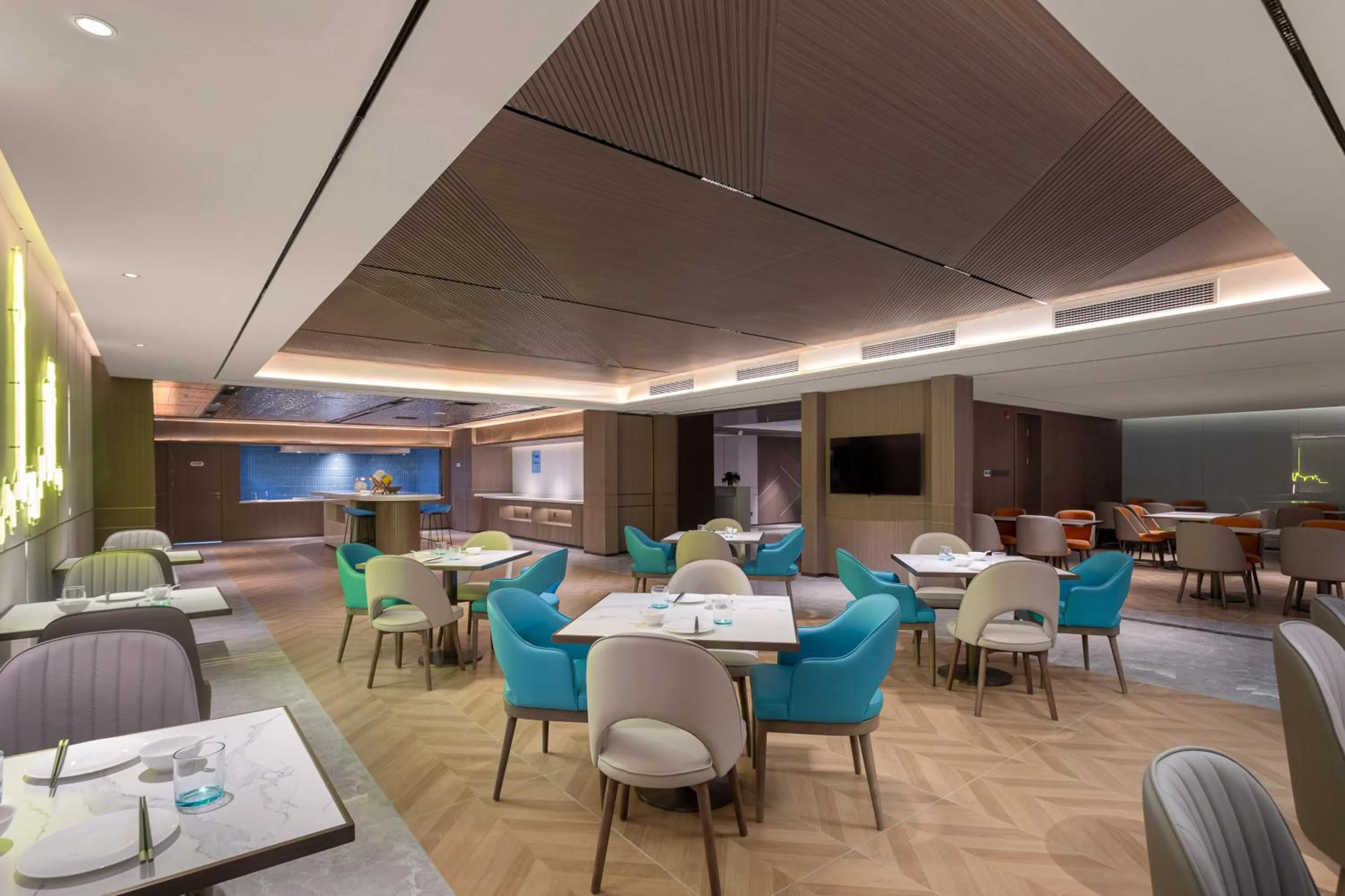 Breakfast in Holiday Inn Express Shanghai Gumei by IHG