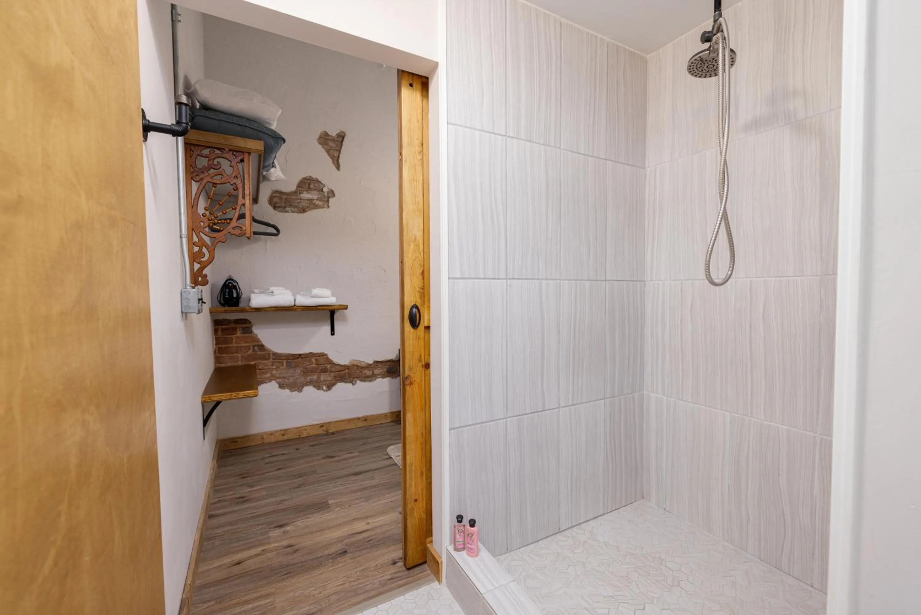 Hartwell Suites