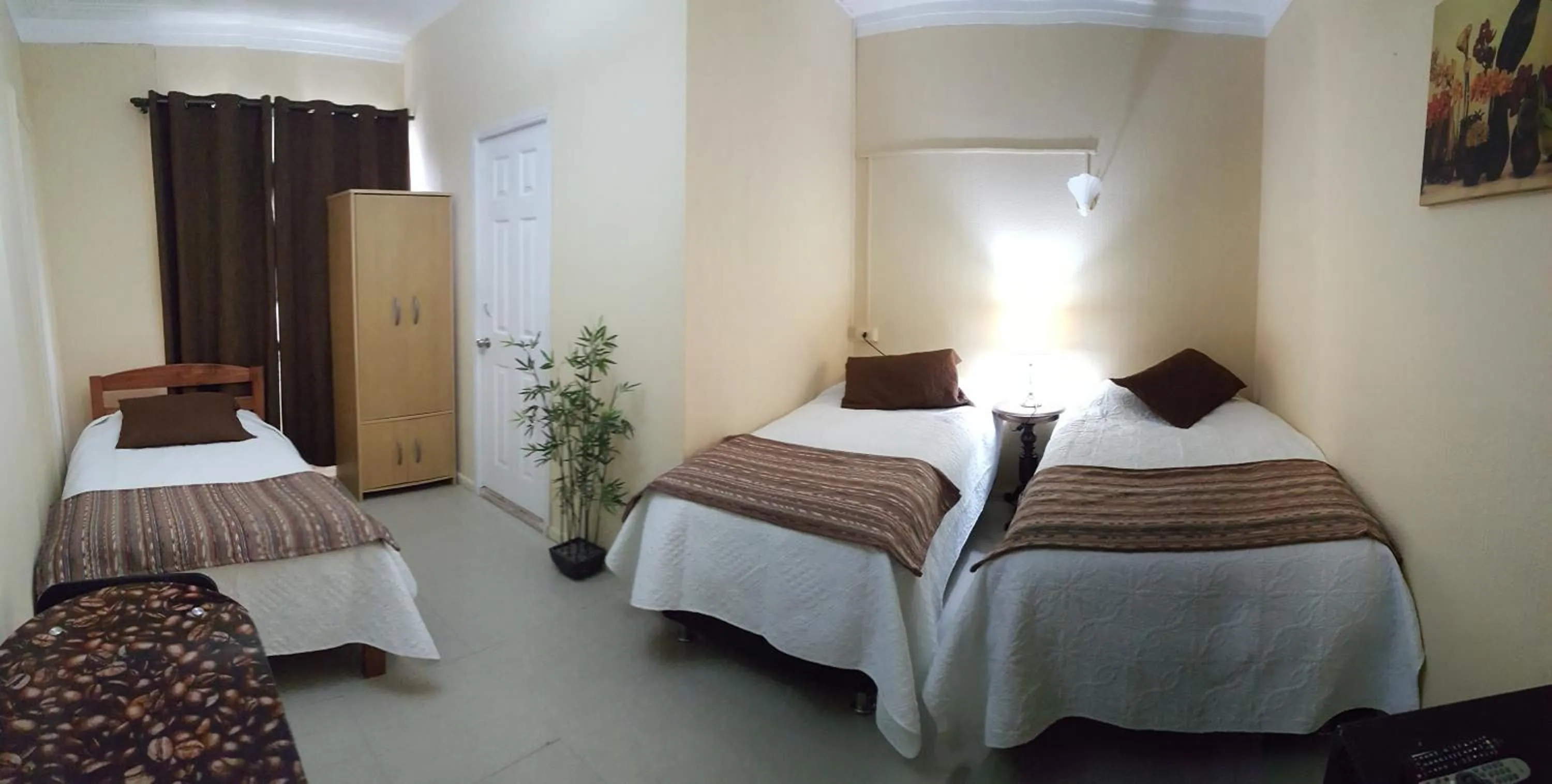 Comfort Triple Room with Shower in Hostal Del Centro Talca