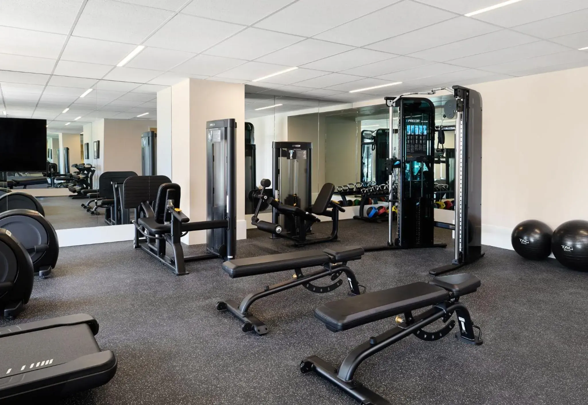 Fitness centre/facilities in Kimpton Claret Hotel by IHG Fitness centre/facilities in Kimpton Claret Hotel by IHG