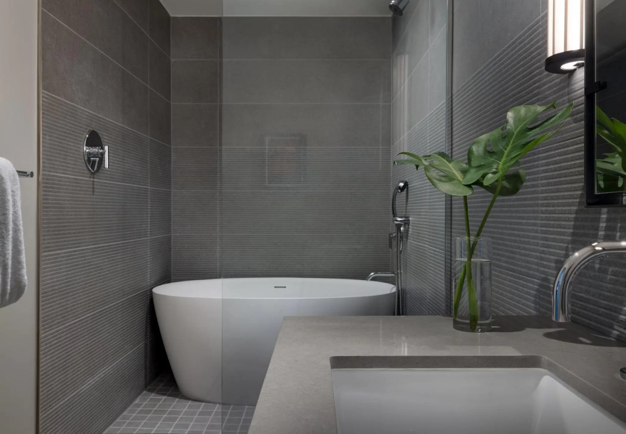 Photo of the whole room in Kimpton Claret Hotel by IHG