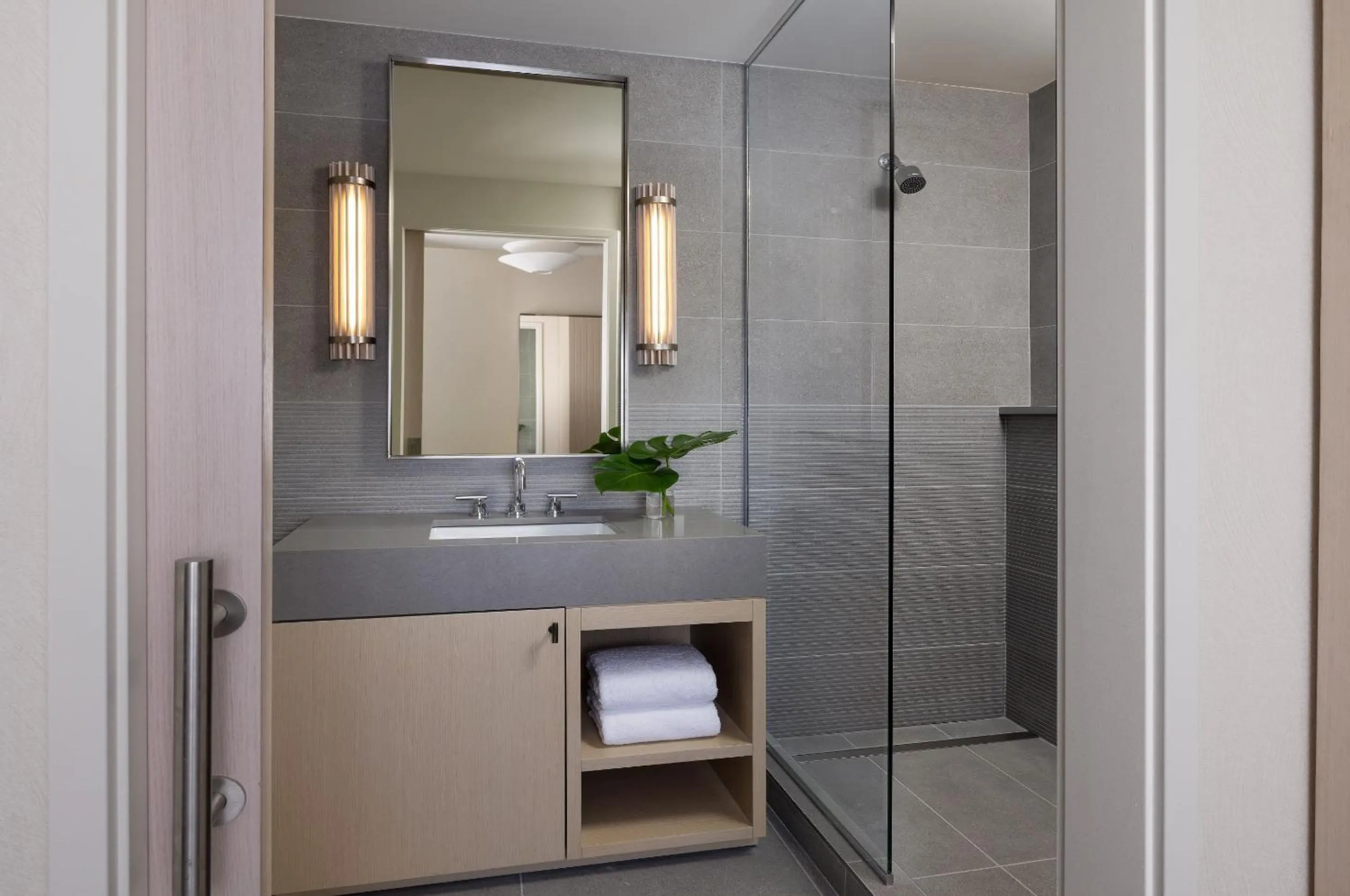 Photo of the whole room in Kimpton Claret Hotel by IHG