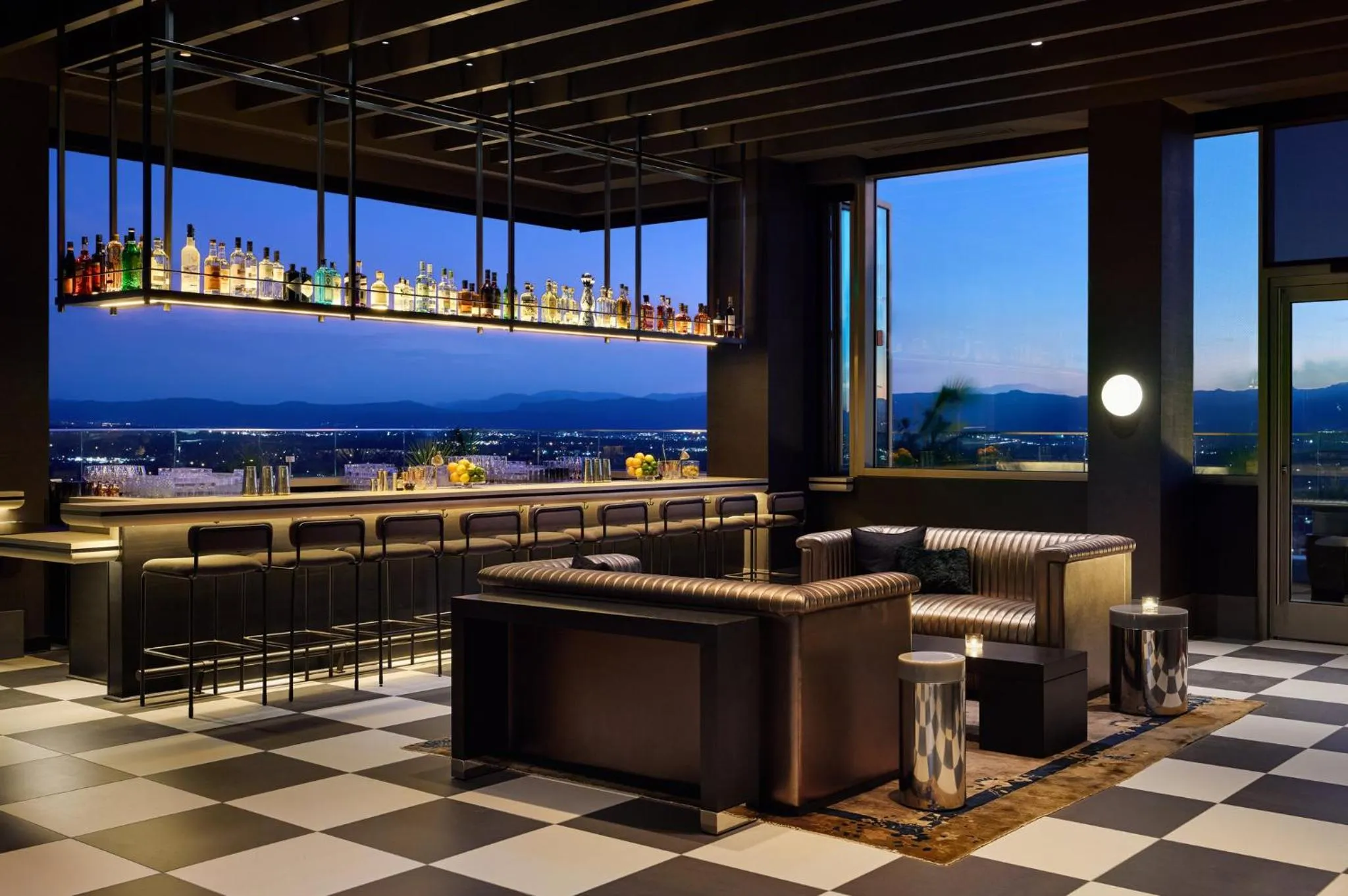 Lounge or bar in Kimpton Claret Hotel by IHG