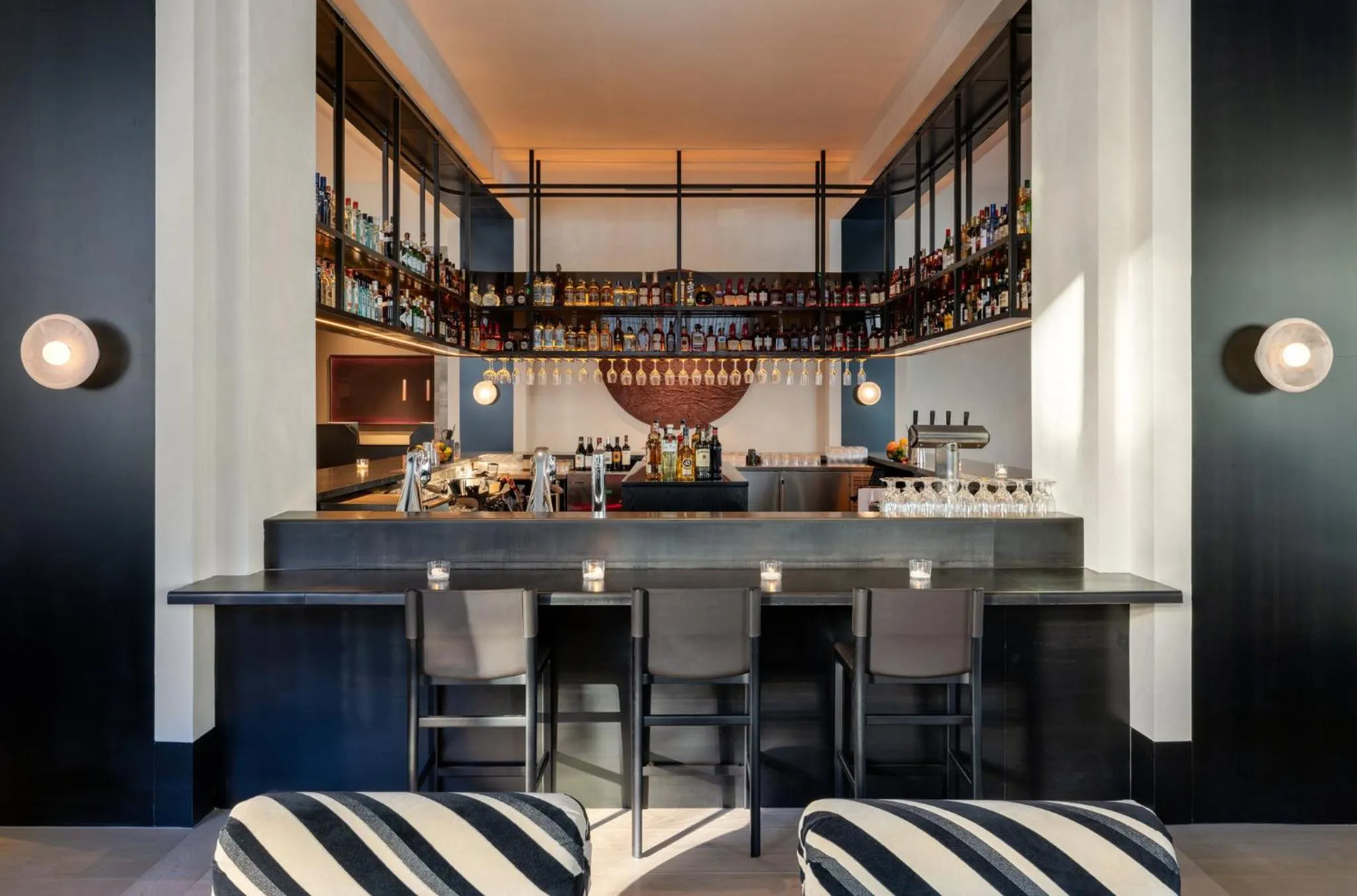 Restaurant/places to eat in Kimpton Claret Hotel by IHG