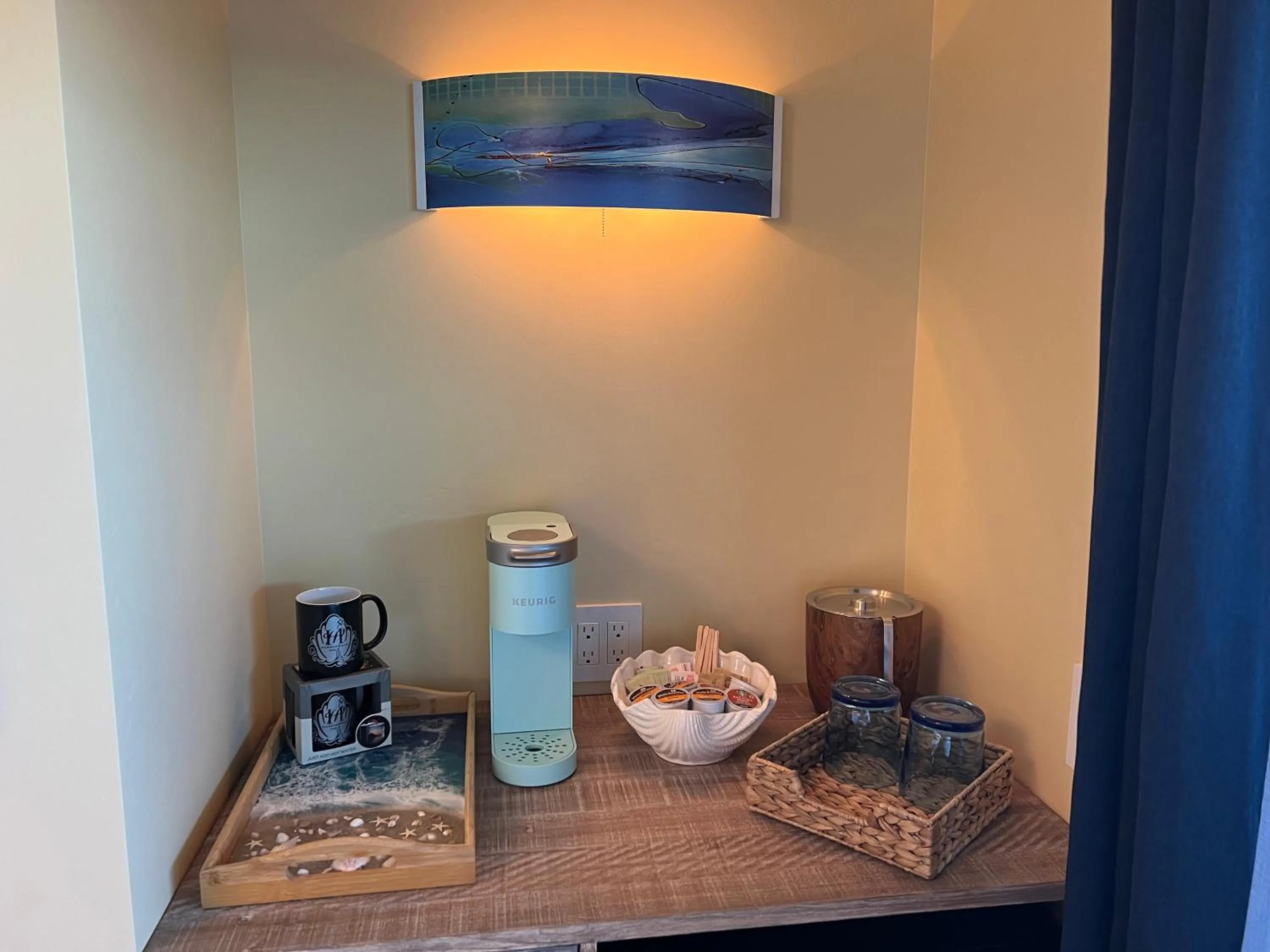 Coffee/tea facilities in HarborWalk Inn