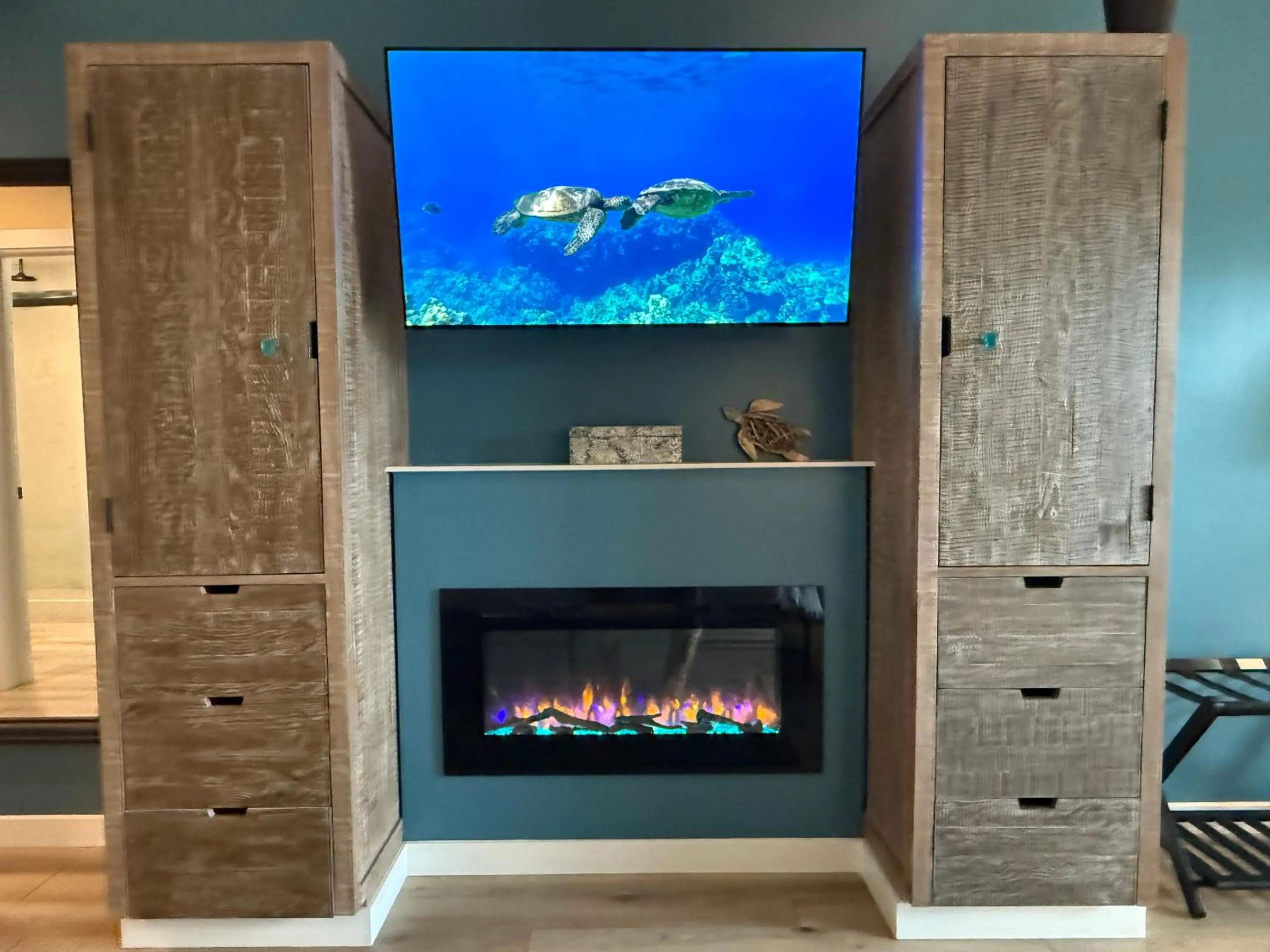 TV and multimedia in HarborWalk Inn