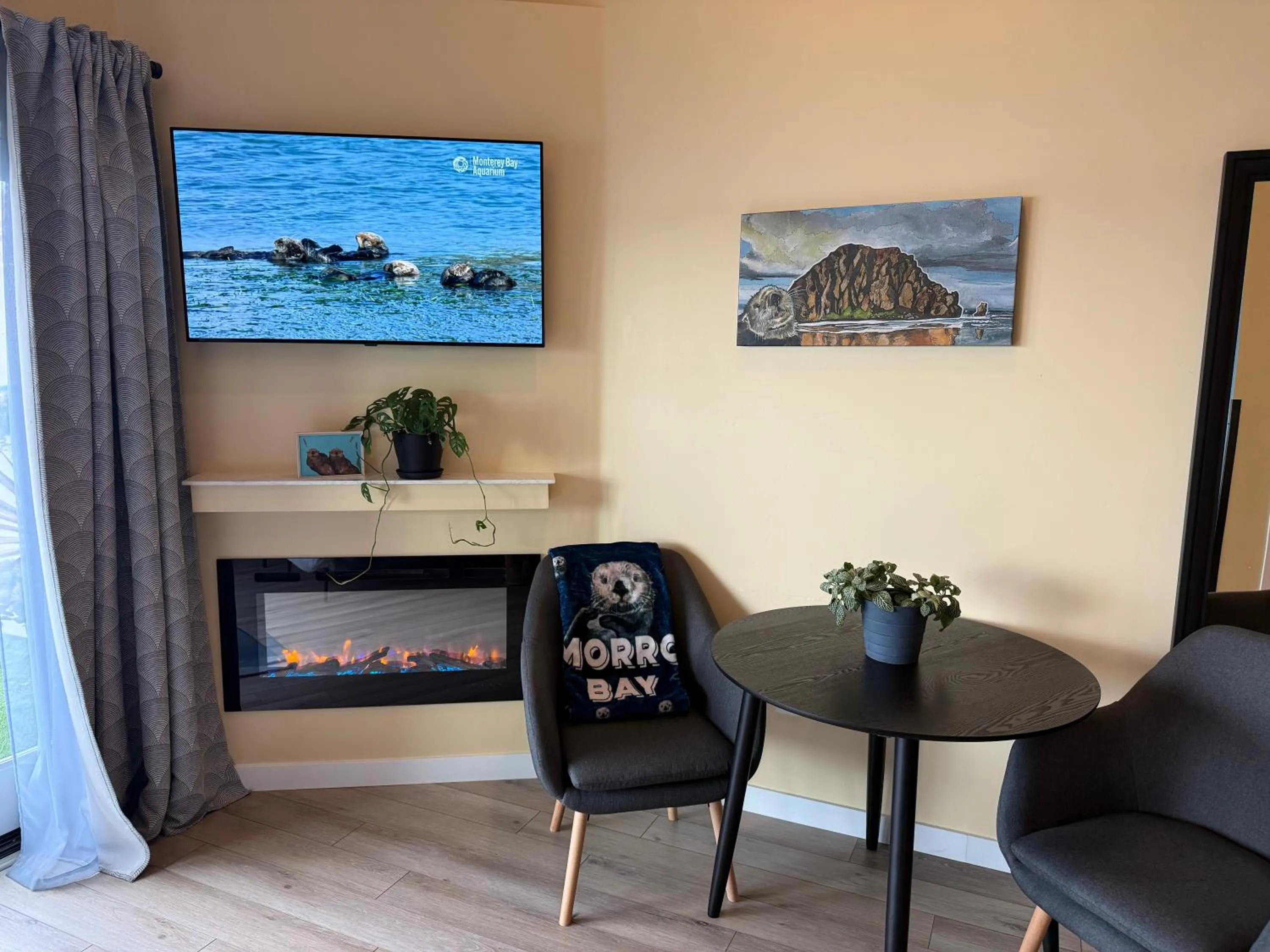 TV and multimedia in HarborWalk Inn