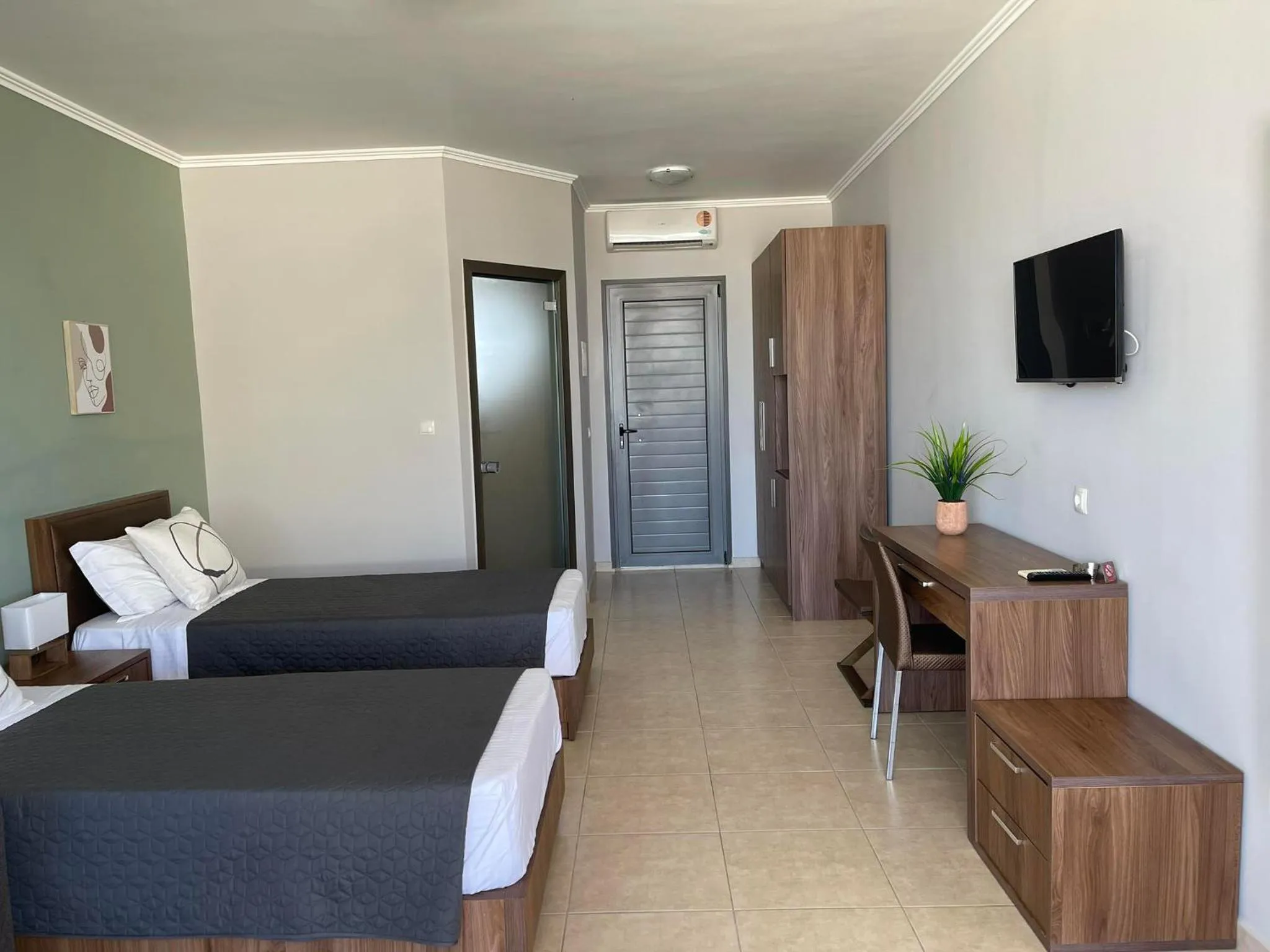 TV and multimedia, Bed in Centrum Rooms