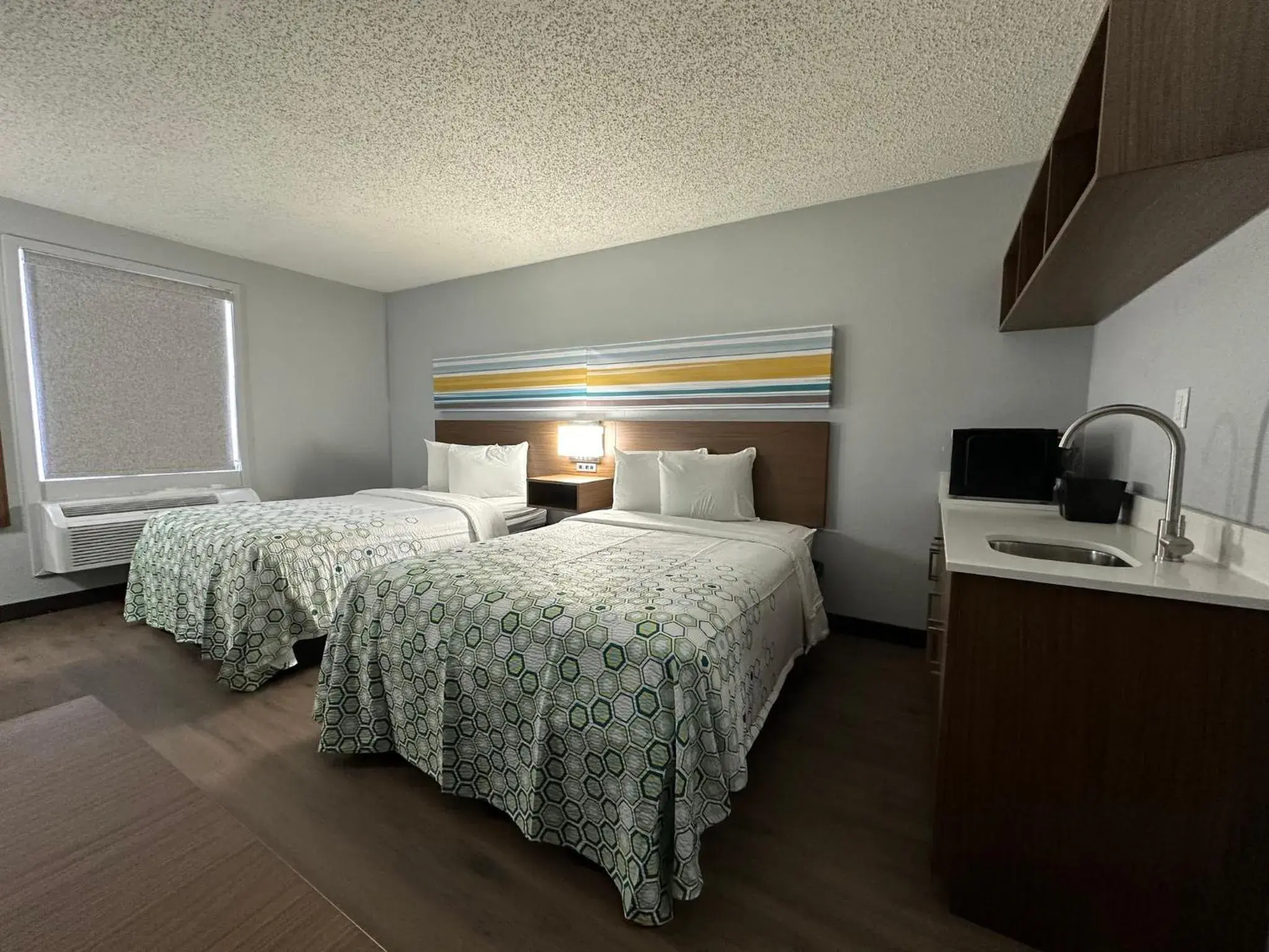 Studio Room with Two Double Beds Non-Smoking in HomeTowne Studios by Red Roof Richmond, VA - W Broad St Studio Room with Two Double Beds Non-Smoking in HomeTowne Studios by Red Roof Richmond, VA - W Broad St