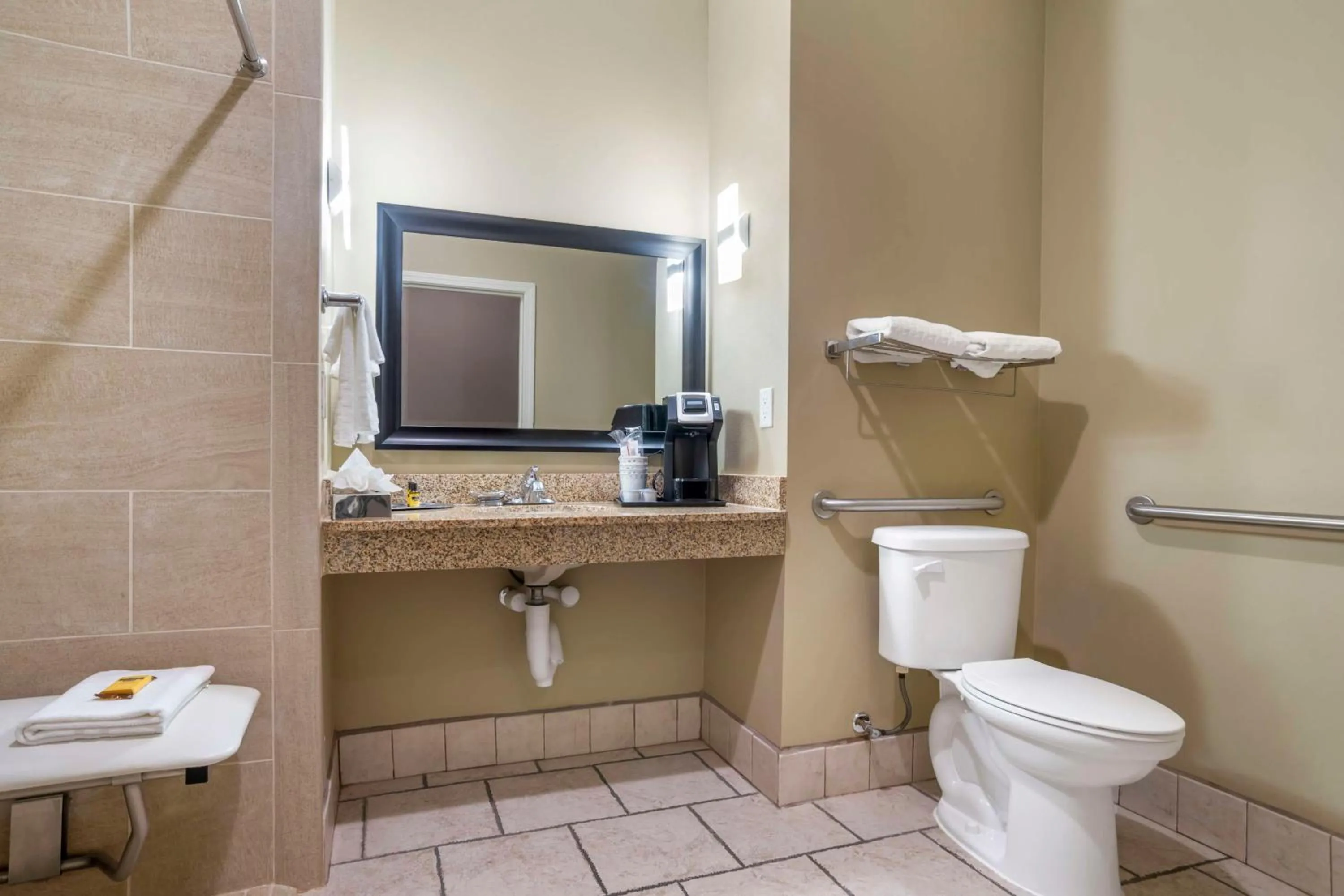 Bathroom in Best Western Plus Chalmette Hotel