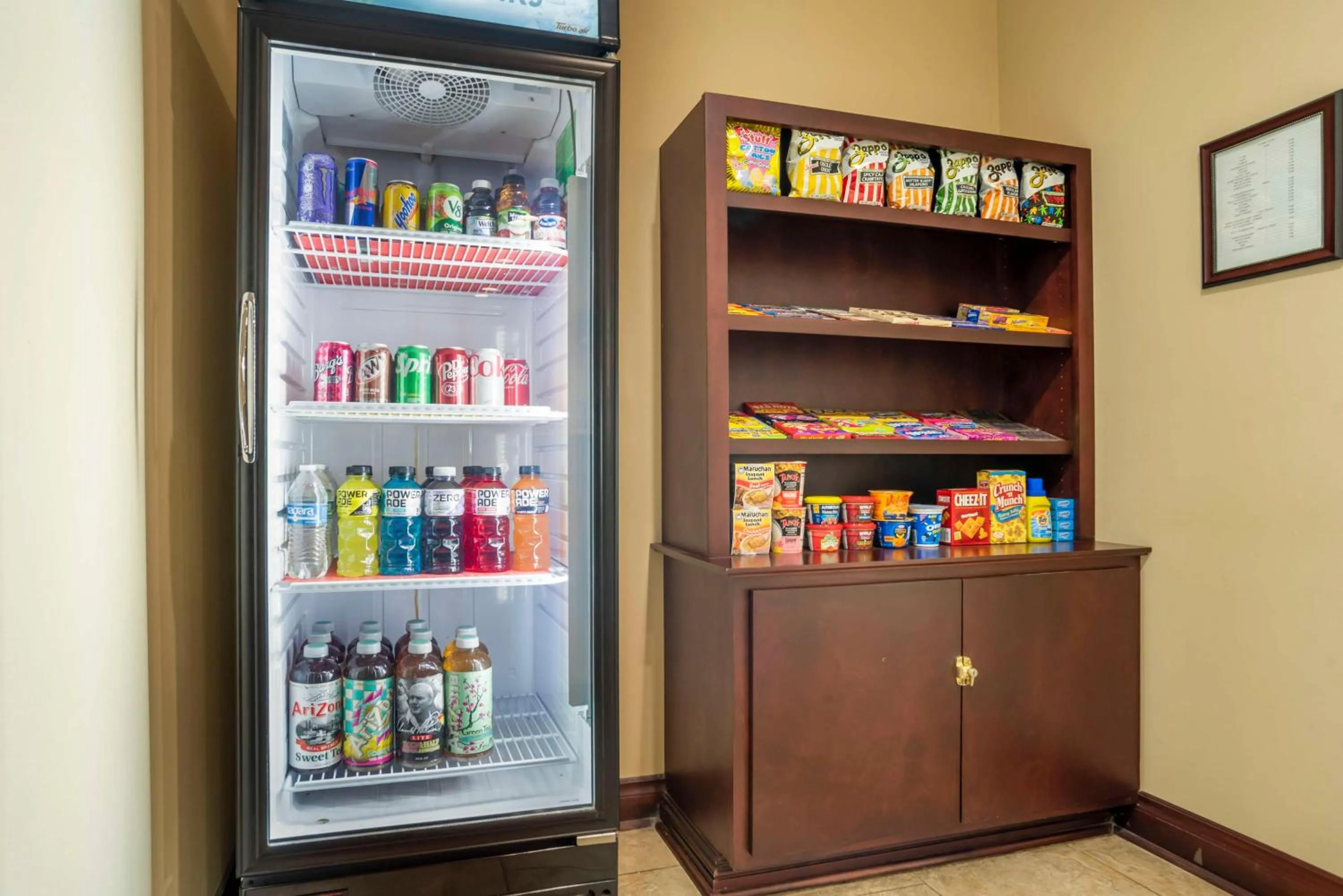 Property building in Best Western Plus Chalmette Hotel