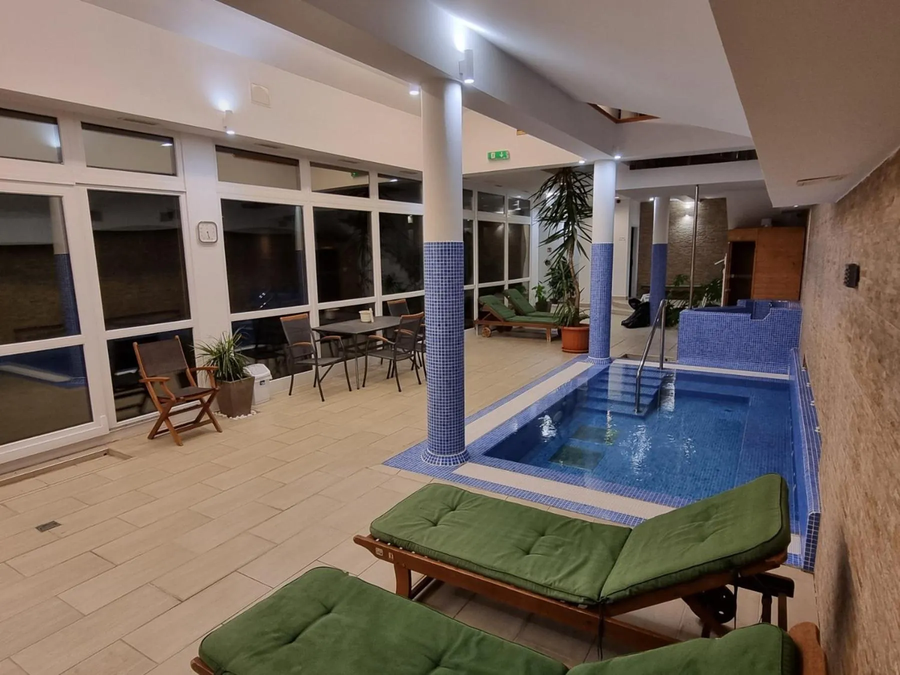 Hot Tub in Ella Residence Panzió