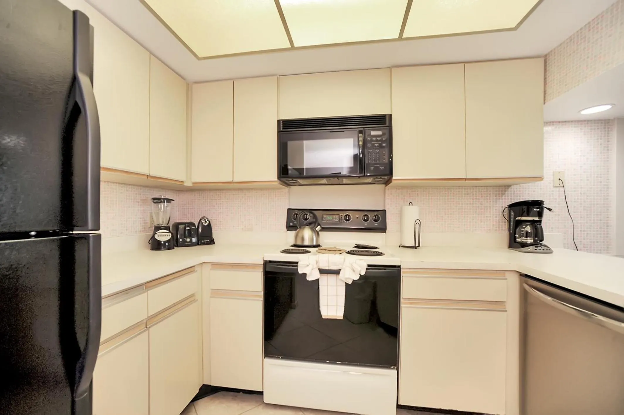 Kitchen or kitchenette in Oceanique Resort