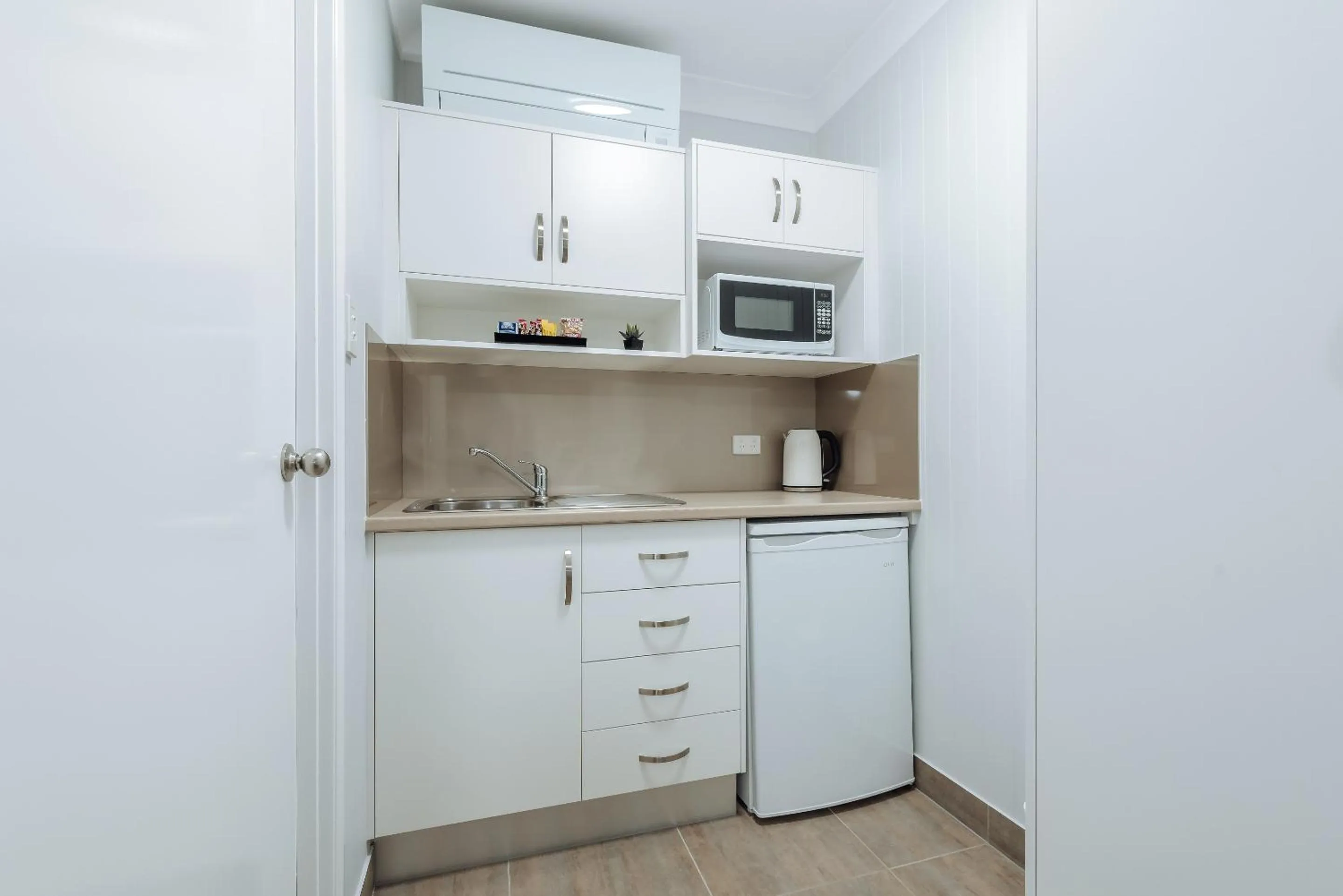 Coffee/tea facilities in Raintree Motel Biloela