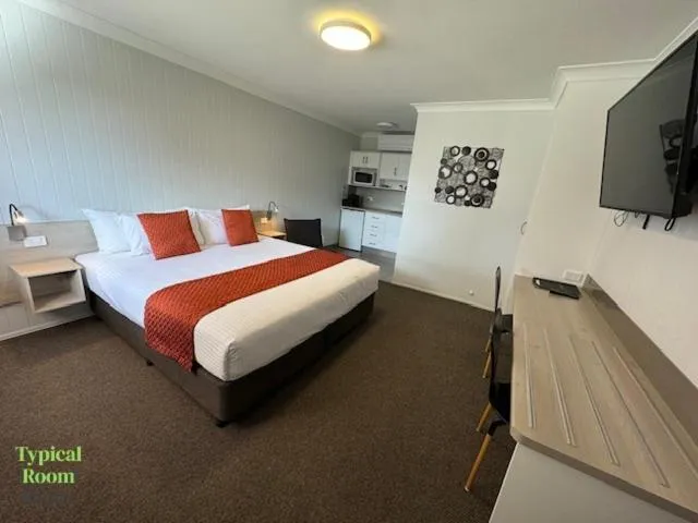 Bedroom, Bed in Raintree Motel Biloela