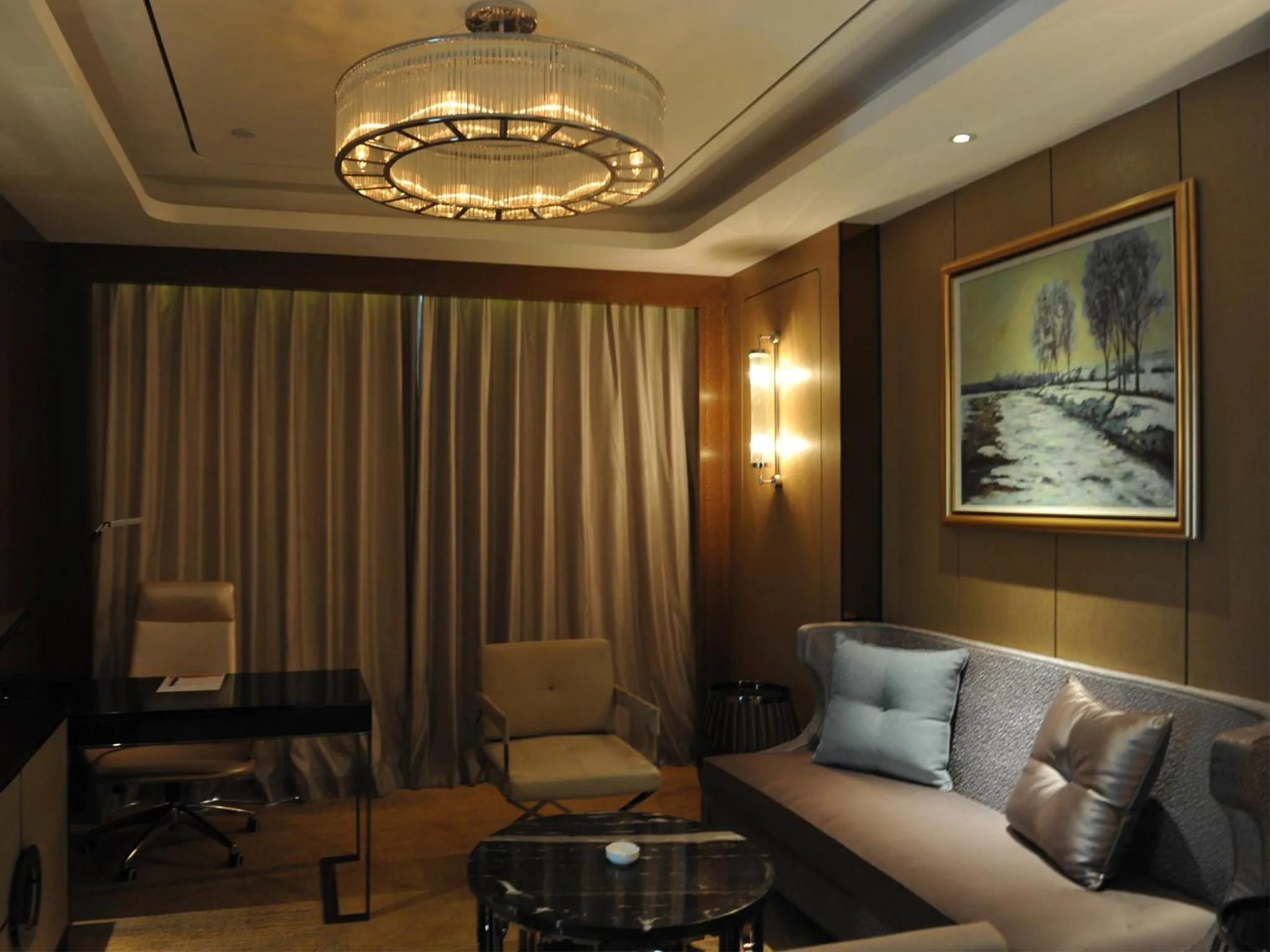 Living room in Ramada Plaza Liuzhou Liudong