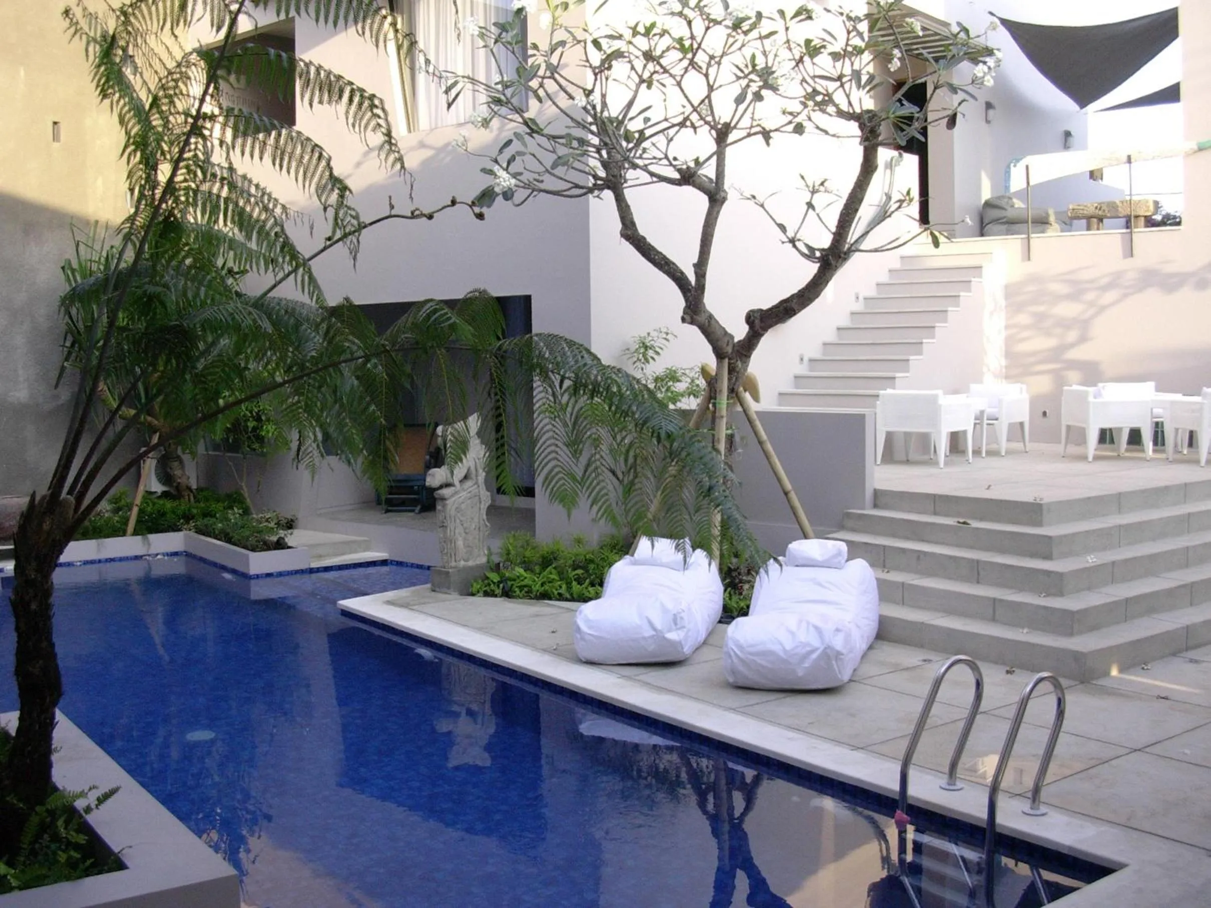 Swimming pool in Scala Bed and Beyond