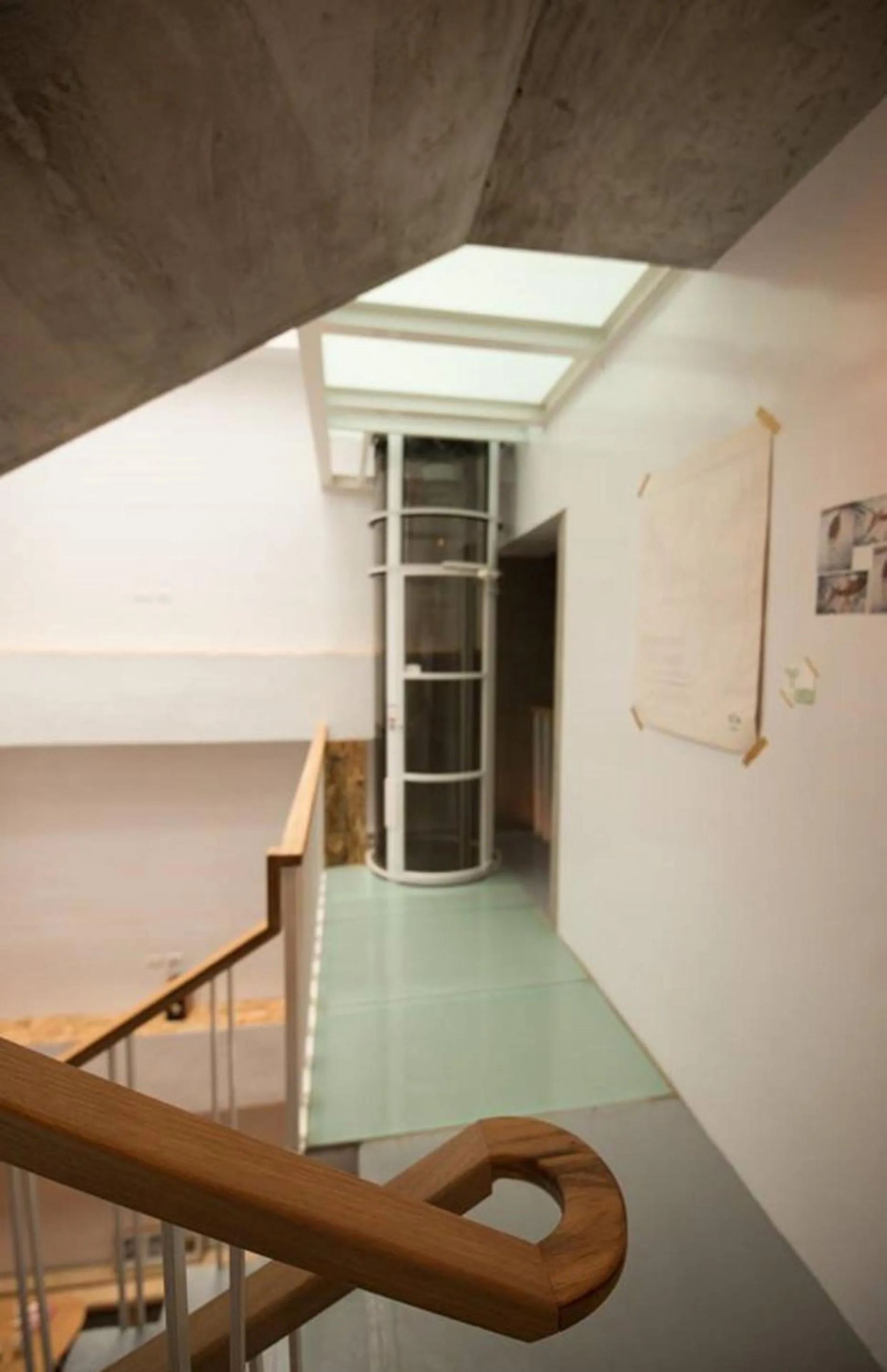 elevator in 墾丁橘月Orange Moon Inn