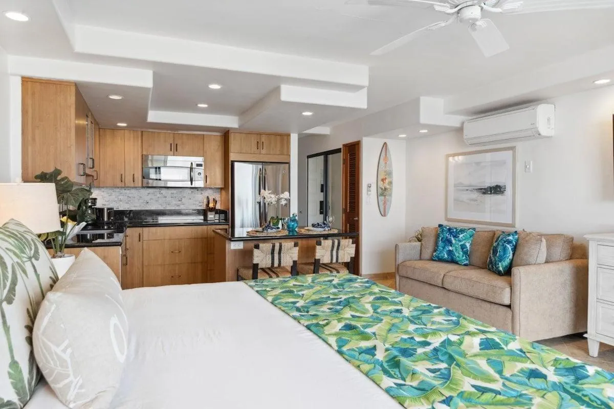 Papakea A306 · Papakea A306 Remodel Oceanfront Studio Getaway