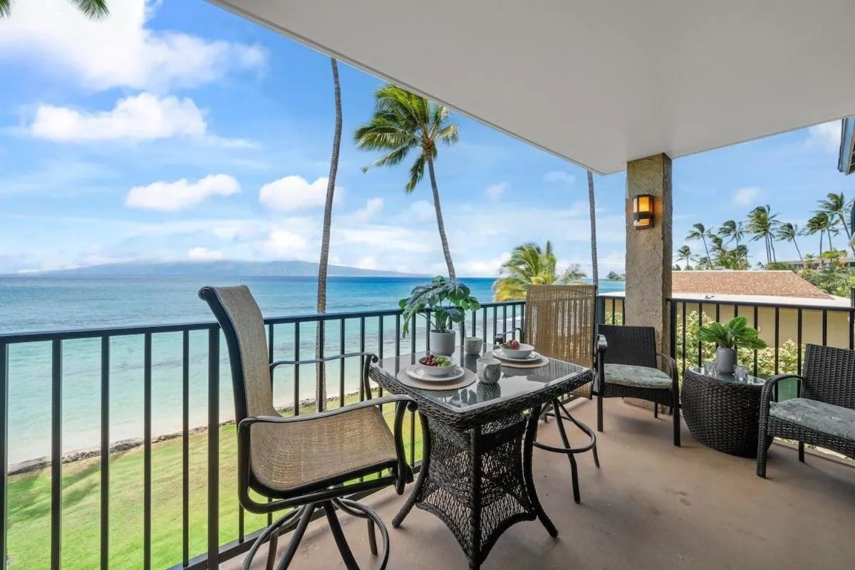 Papakea A306 · Papakea A306 Remodel Oceanfront Studio Getaway