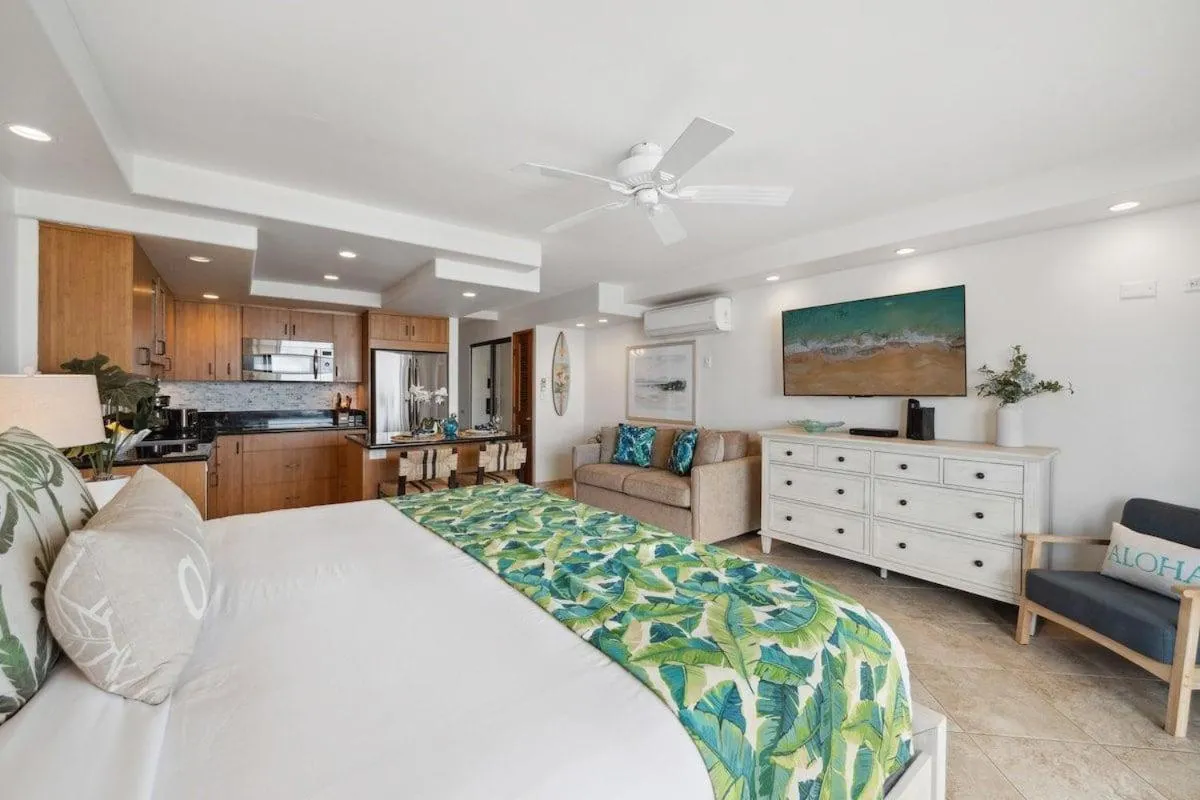 Bed in Papakea A306 · Papakea A306 Remodel Oceanfront Studio Getaway